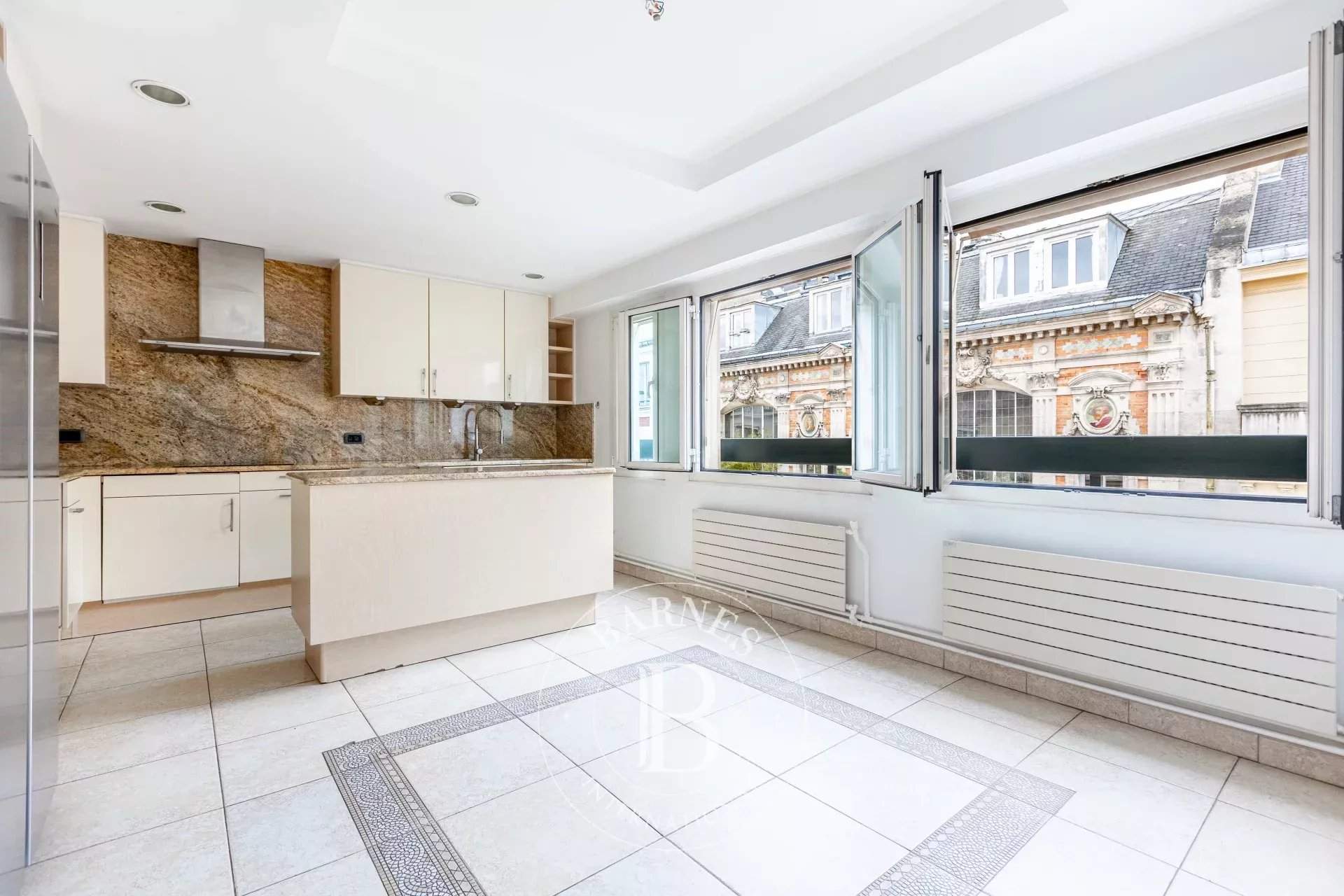 Paris  - Appartement 4 Pi&egrave;ces 2 Chambres - picture 7