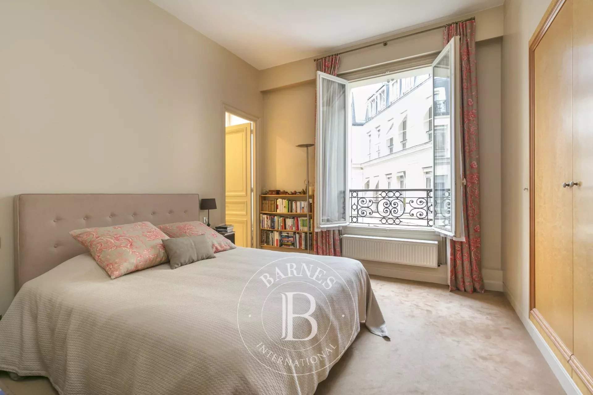 Paris  - Appartement 7 Pièces 5 Chambres - picture 10