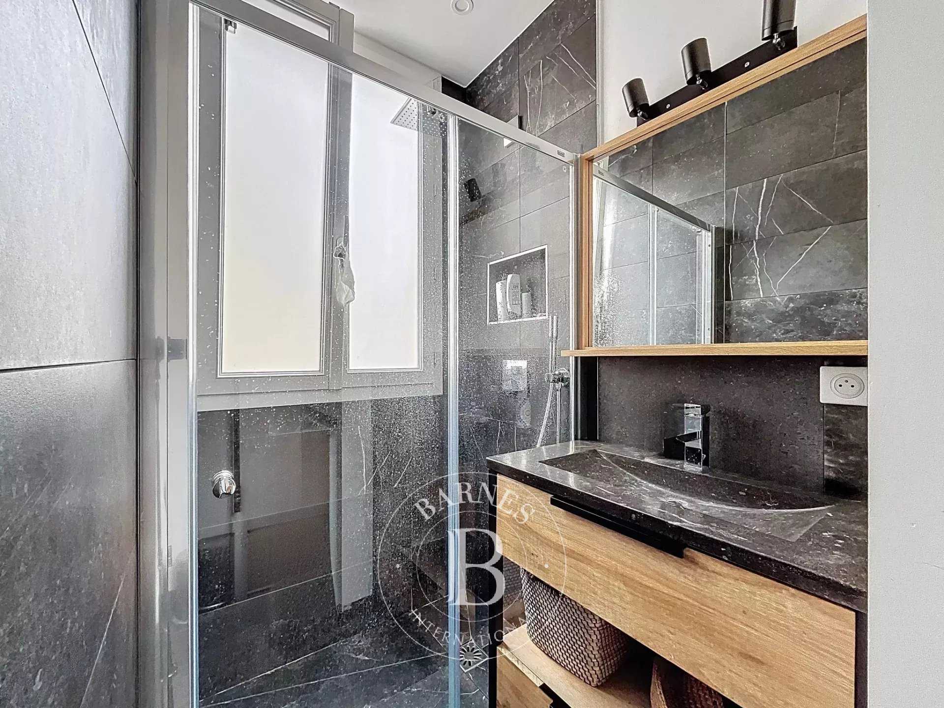 Paris  - Appartement 3 Pièces 2 Chambres