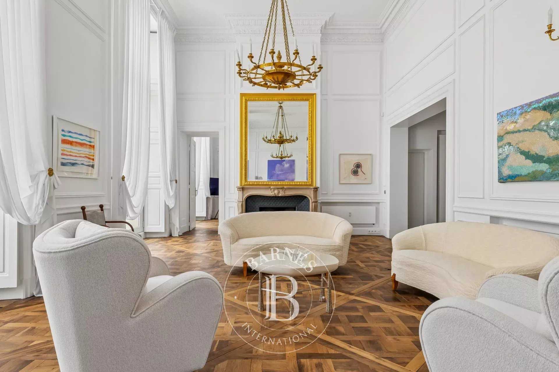 Paris  - Duplex 4 Bedrooms
