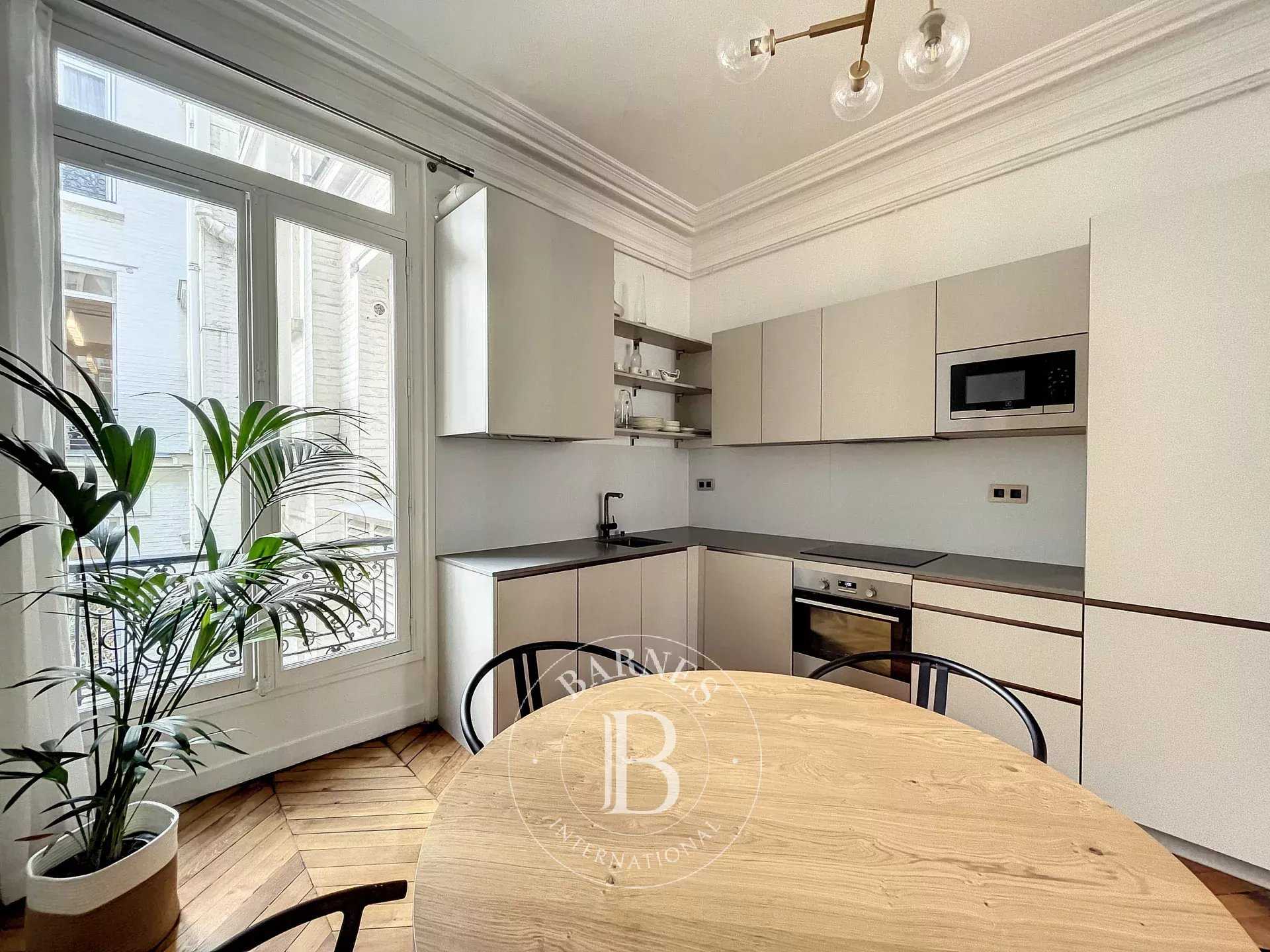 Paris  - Appartement 3 Pièces 2 Chambres