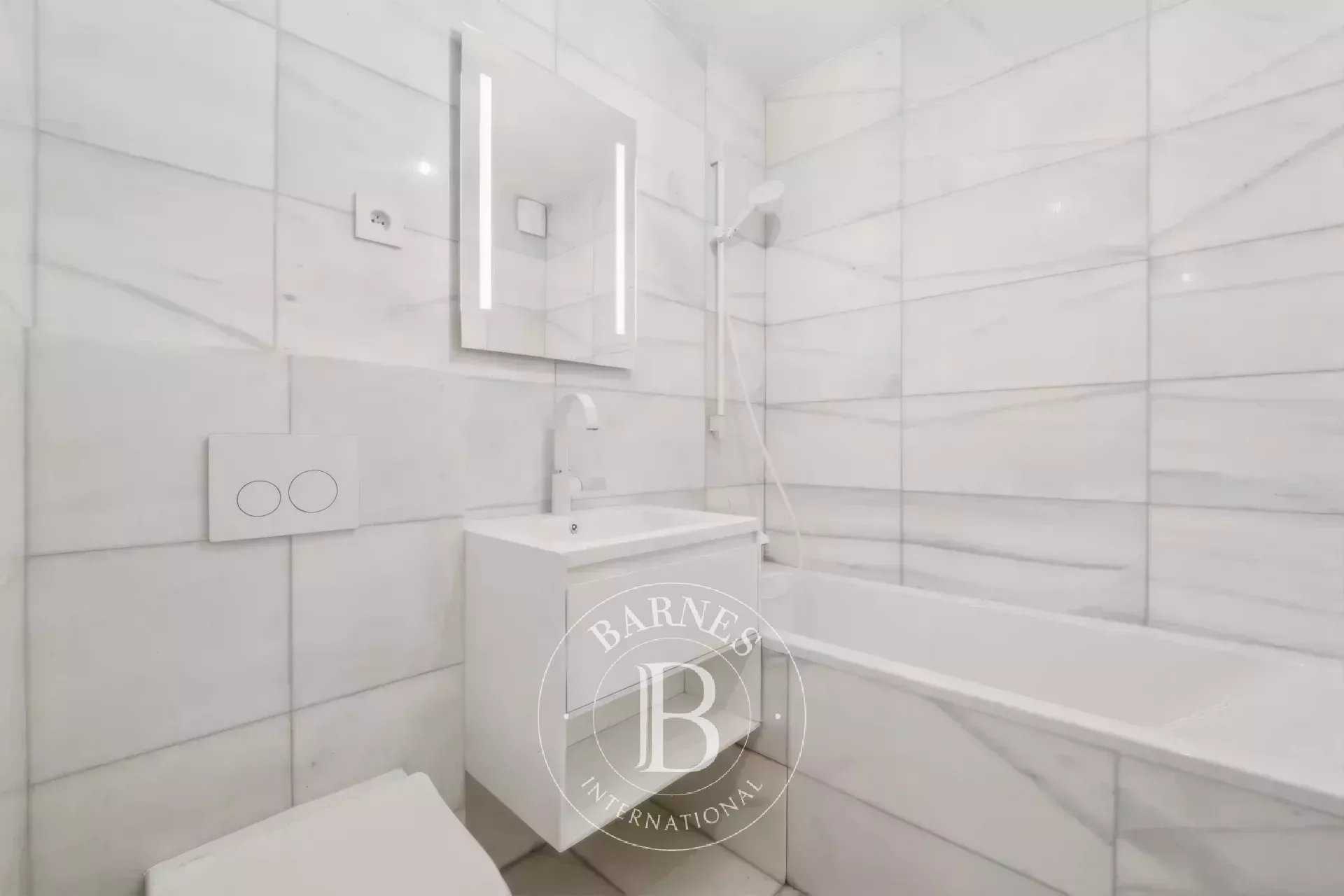 Paris  - Appartement 2 Pi&egrave;ces, 1 Chambre