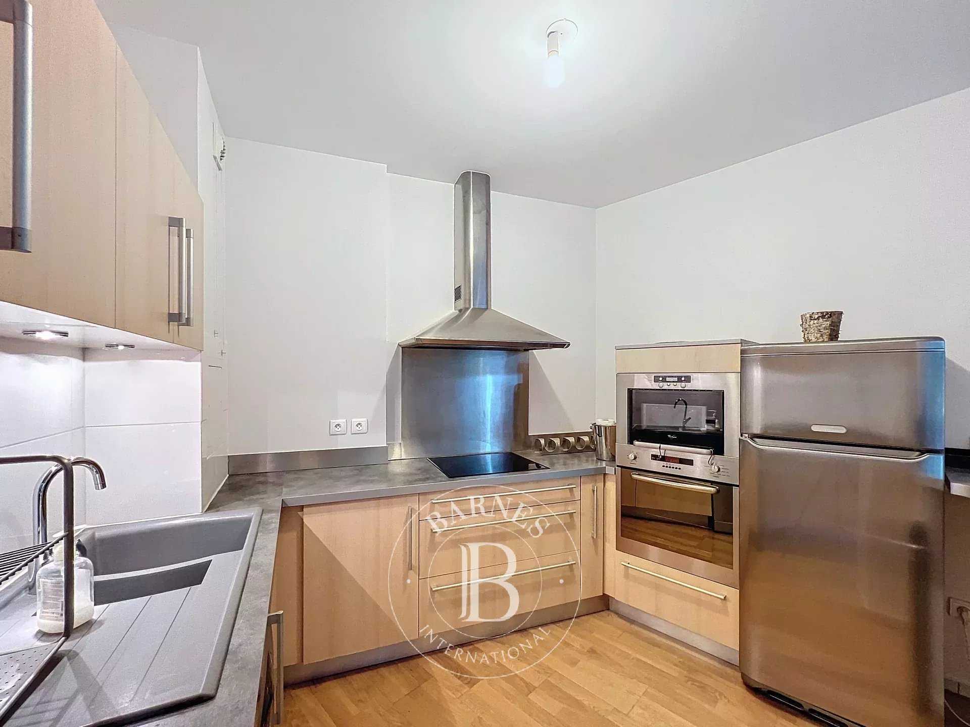 Paris  - Appartement 2 Pi&egrave;ces, 1 Chambre