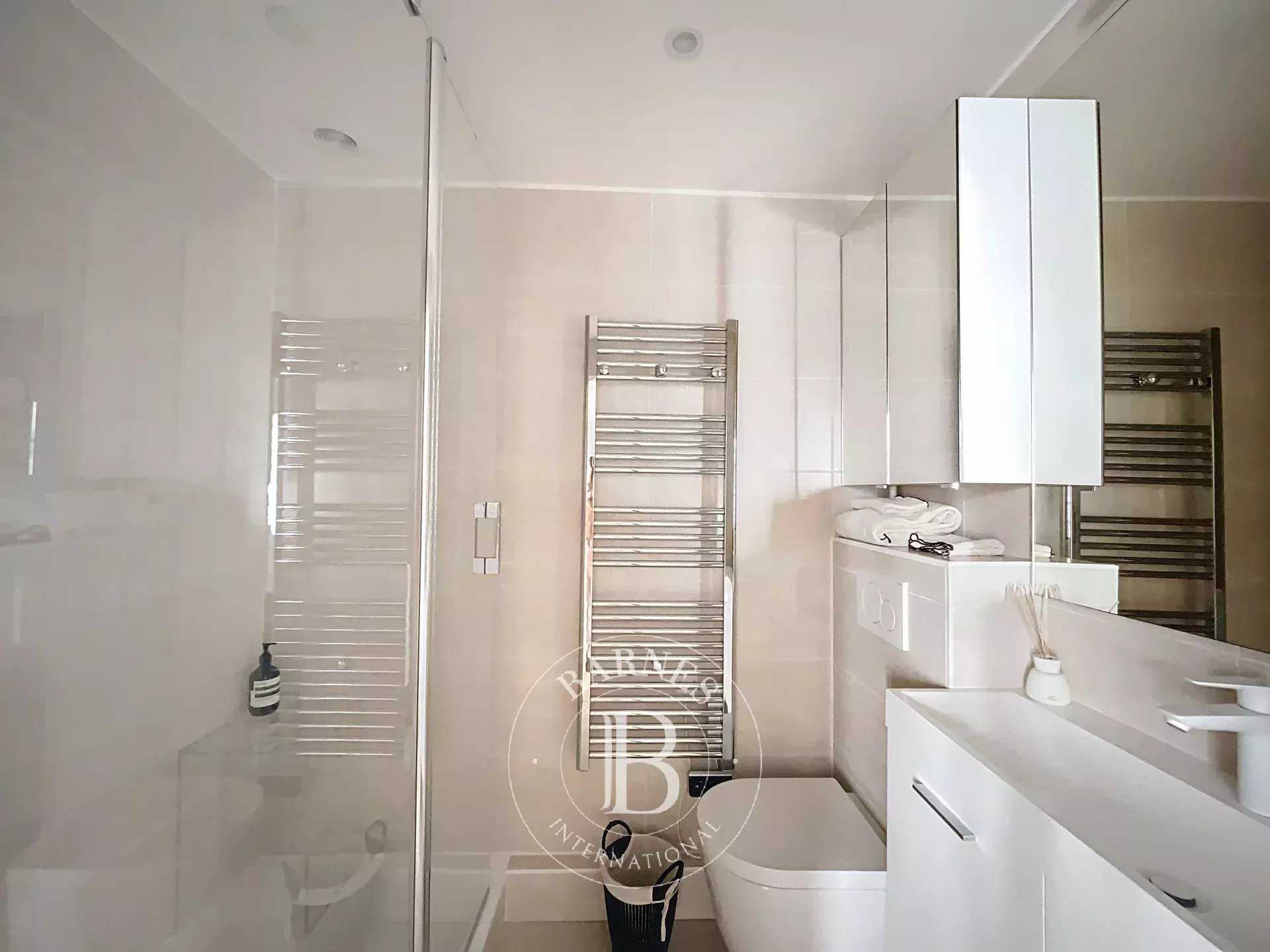 Paris  - Appartement 2 Pièces, 1 Chambre
