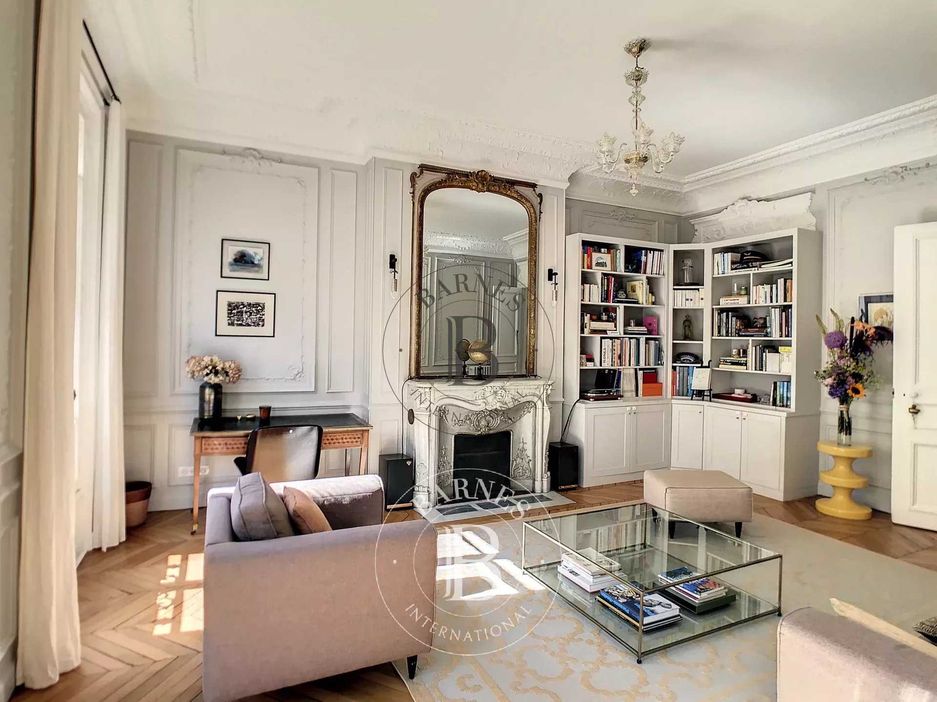 Paris  - Appartement 6 Pièces 4 Chambres