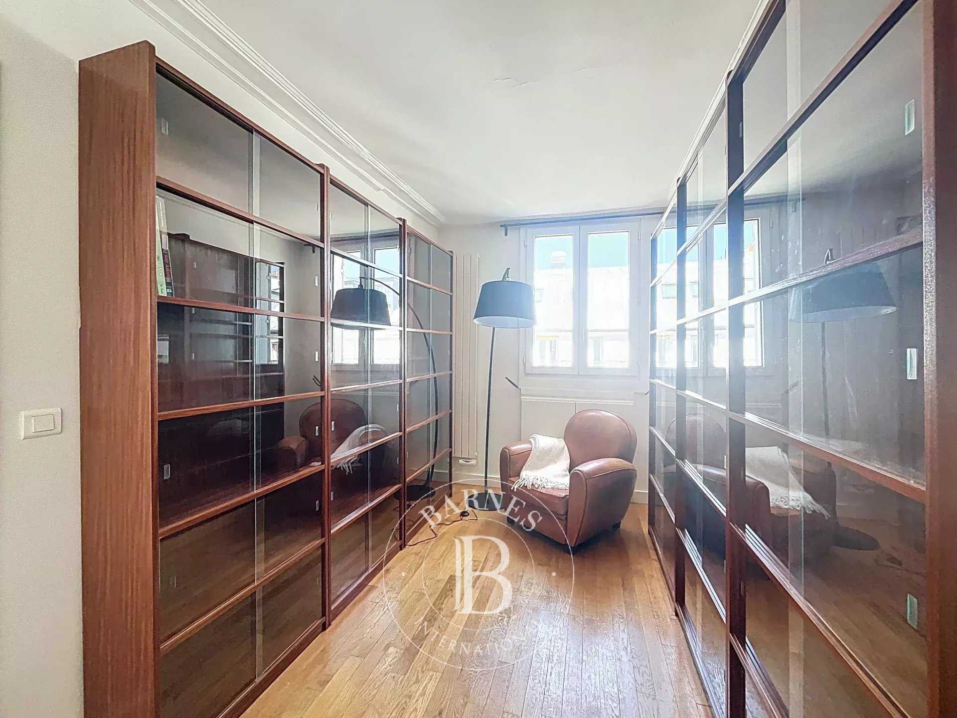 Paris  - Apartment 3 Bedrooms