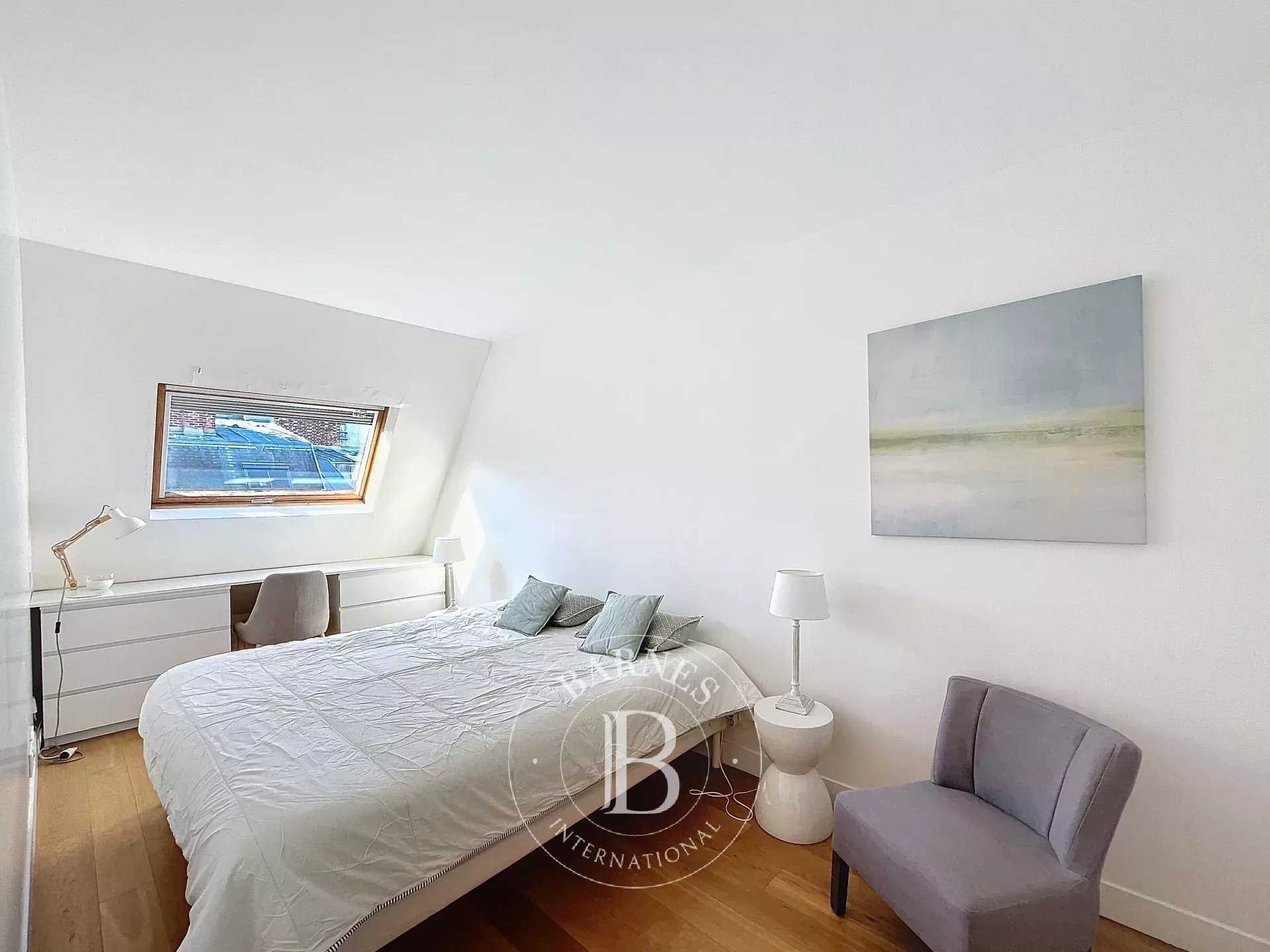 Paris  - Appartement 2 Pièces, 1 Chambre