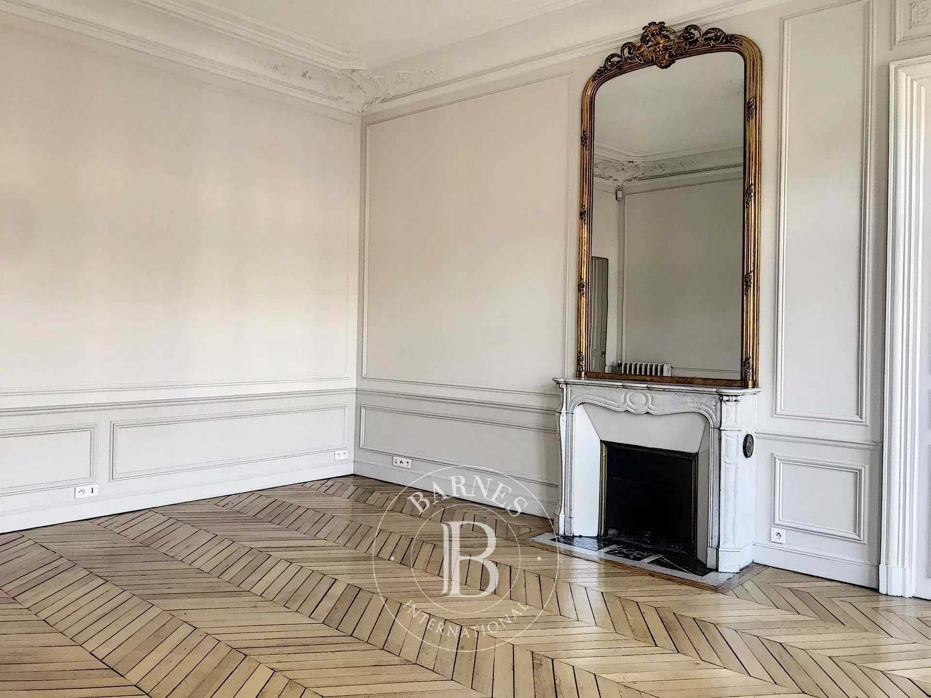 Paris  - Apartment 4 Bedrooms