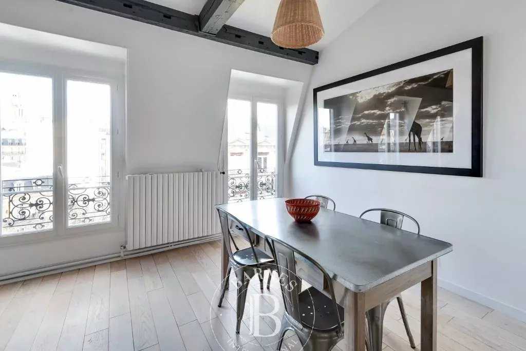 Paris  - Appartement 3 Pièces 2 Chambres