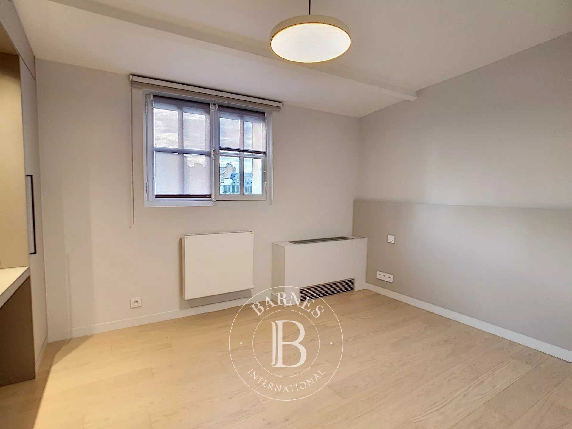 Paris  - Appartement 2 Pièces, 1 Chambre