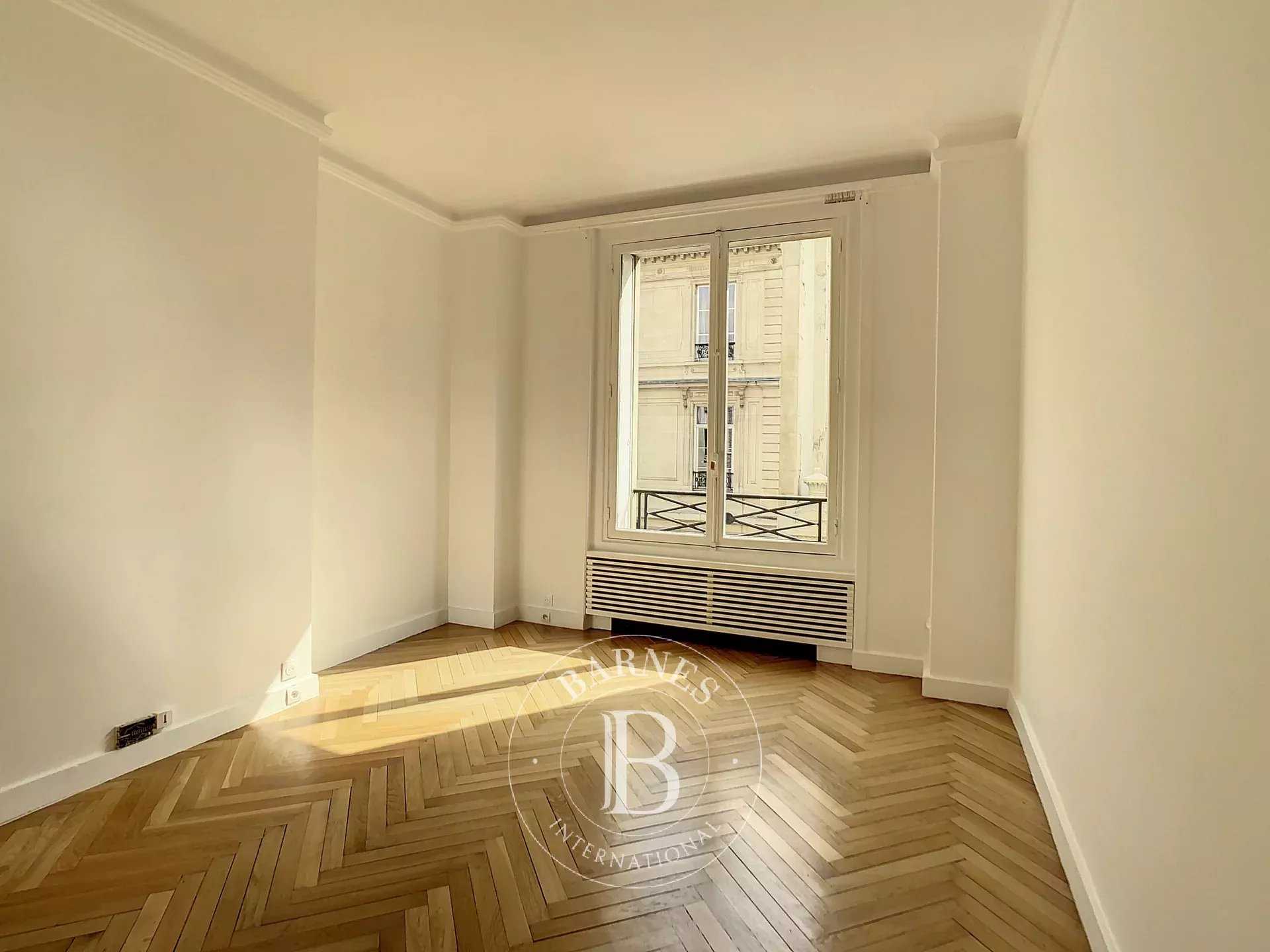 Paris  - Apartment 3 Bedrooms