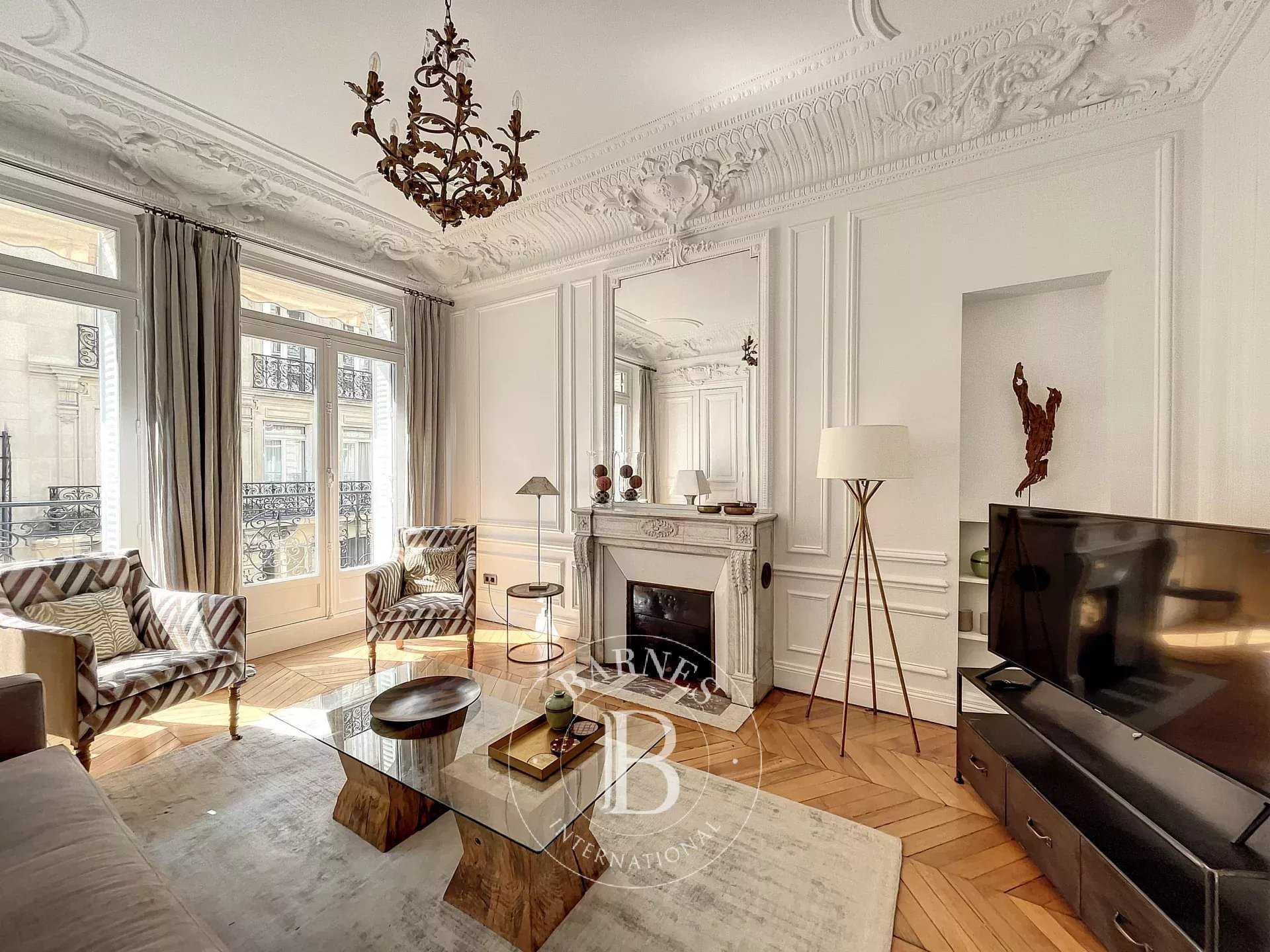 Paris  - Appartement 3 Pièces 2 Chambres