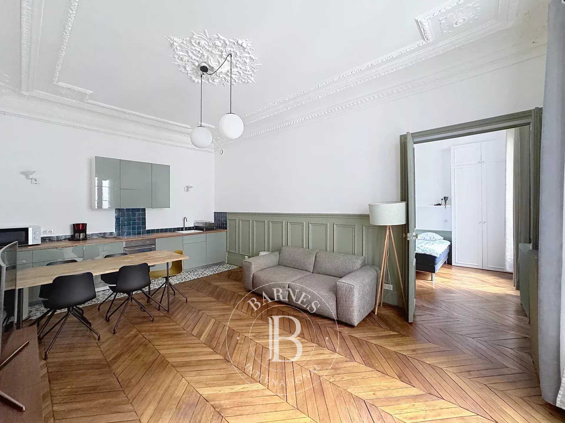 Paris  - Appartement 2 Pi&egrave;ces, 1 Chambre