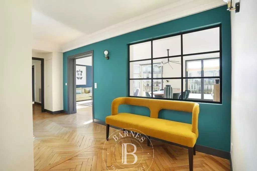 Paris  - Appartement 5 Pièces 2 Chambres