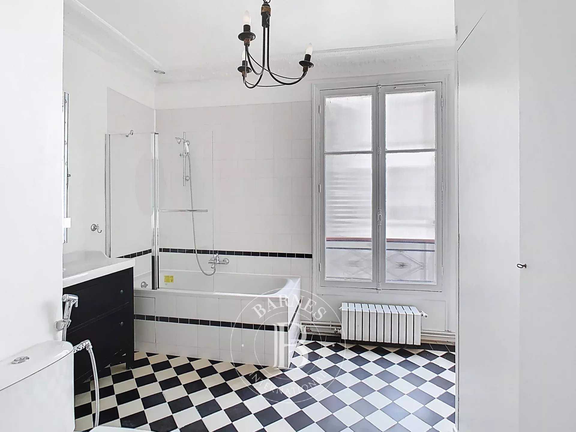 Paris  - Appartement 2 Pi&egrave;ces, 1 Chambre