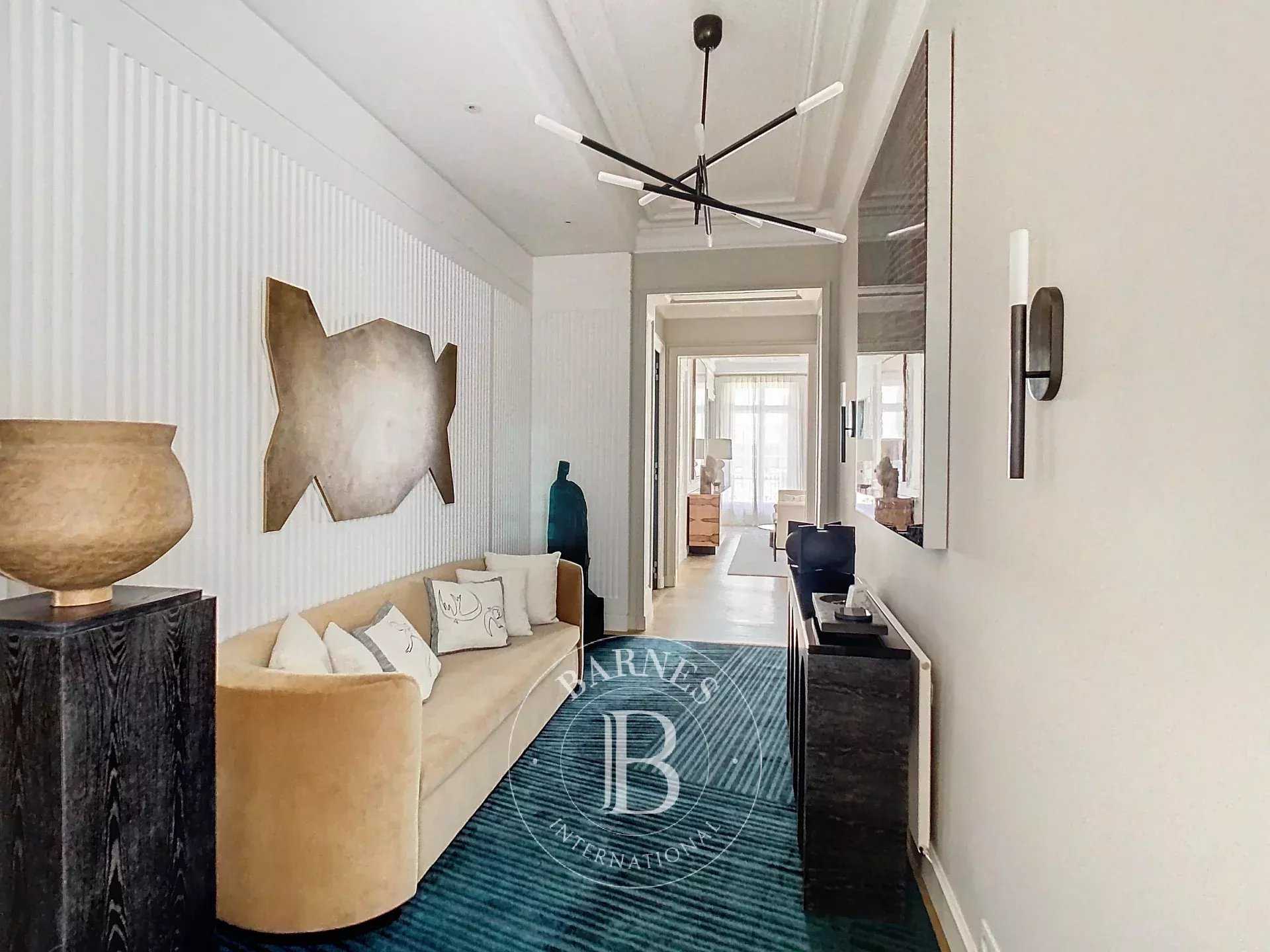 Paris  - Appartement 8 Pi&egrave;ces 5 Chambres