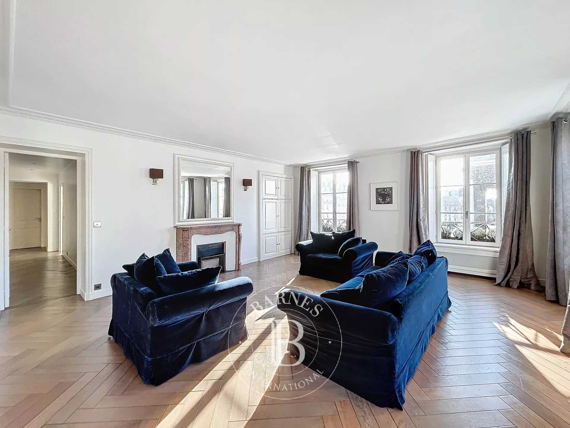 Paris  - Appartement 9 Pièces 6 Chambres