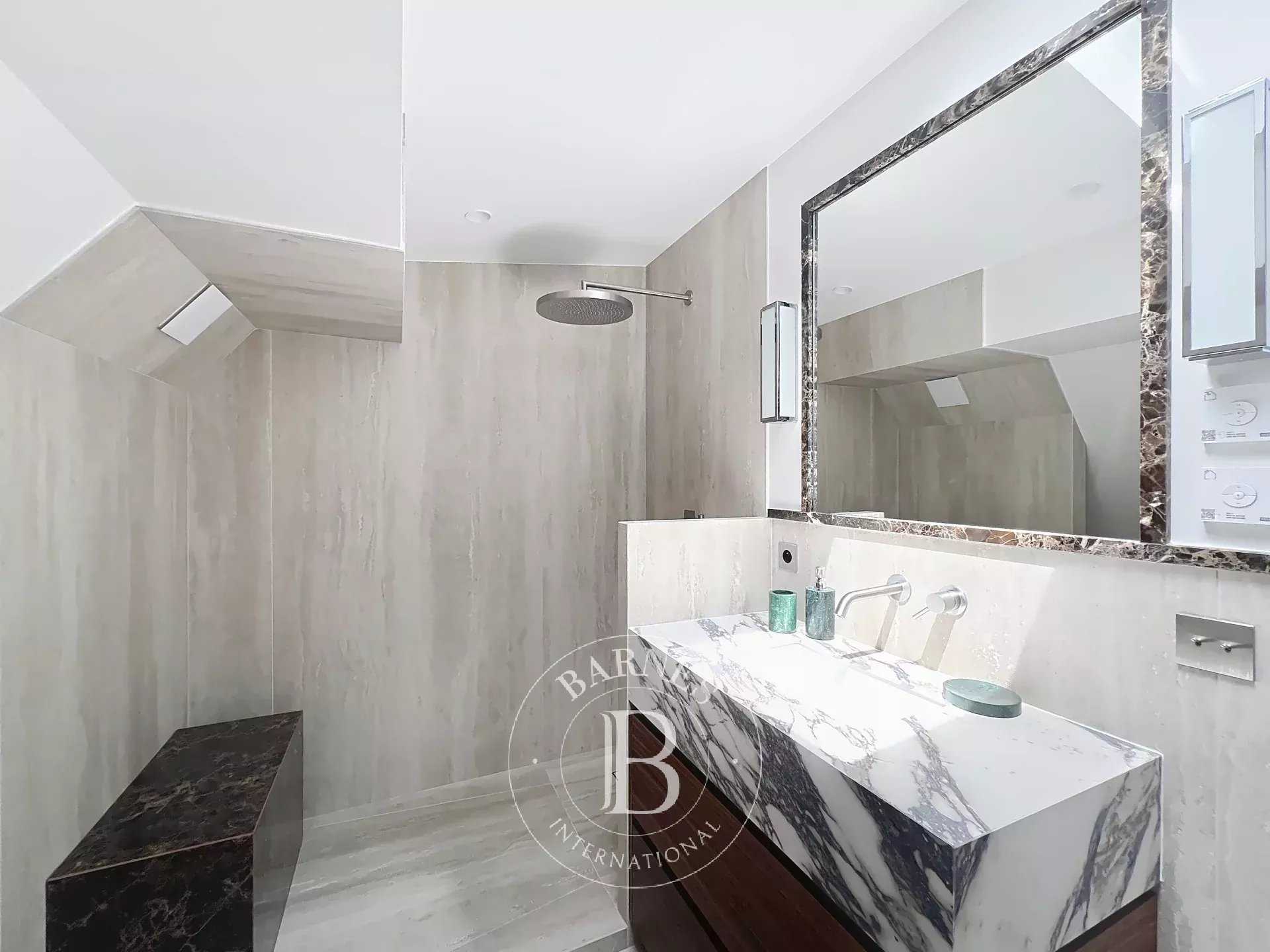 Paris  - Appartement 3 Pièces, 1 Chambre