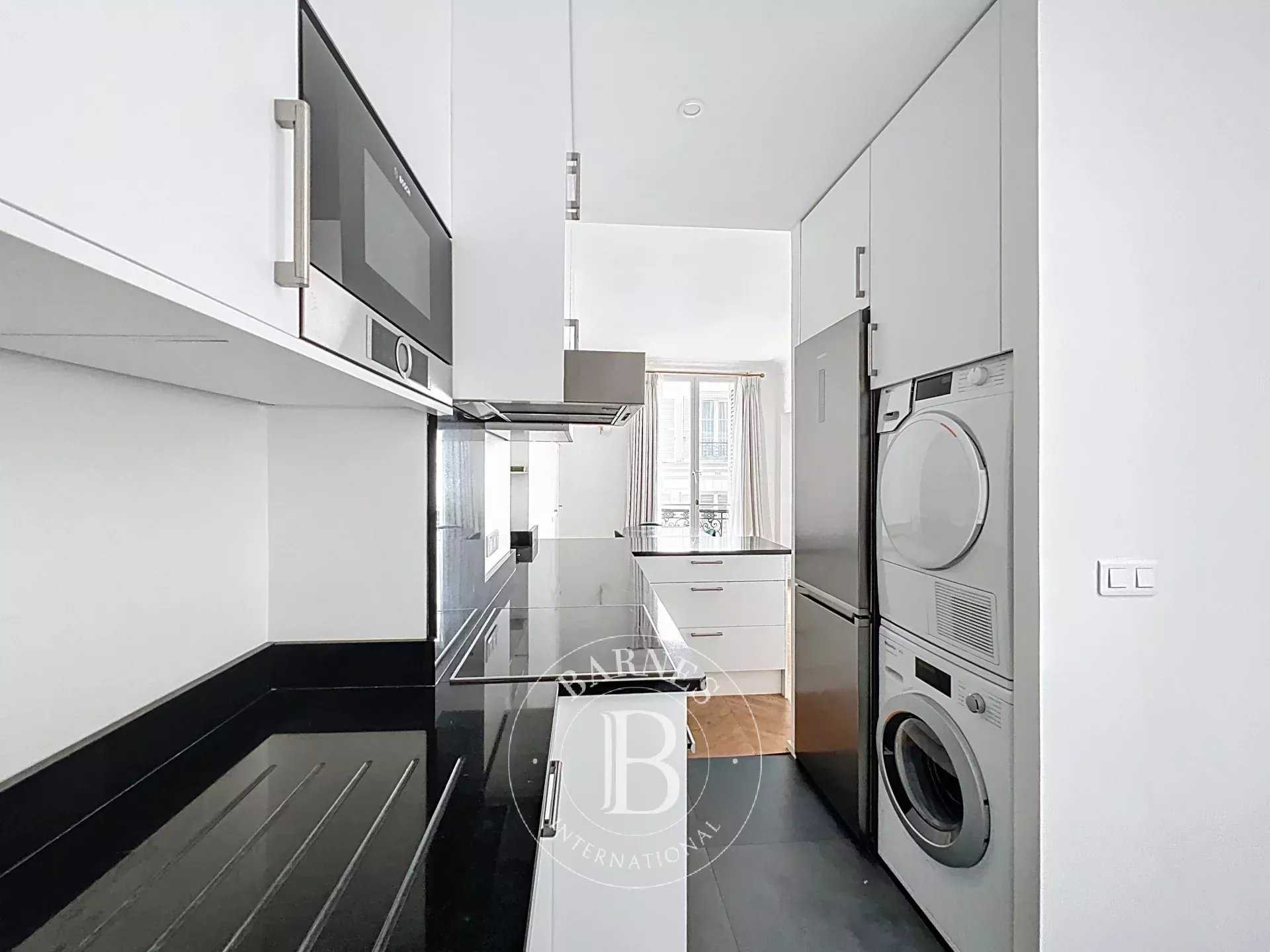 Paris  - Appartement 3 Pièces 2 Chambres