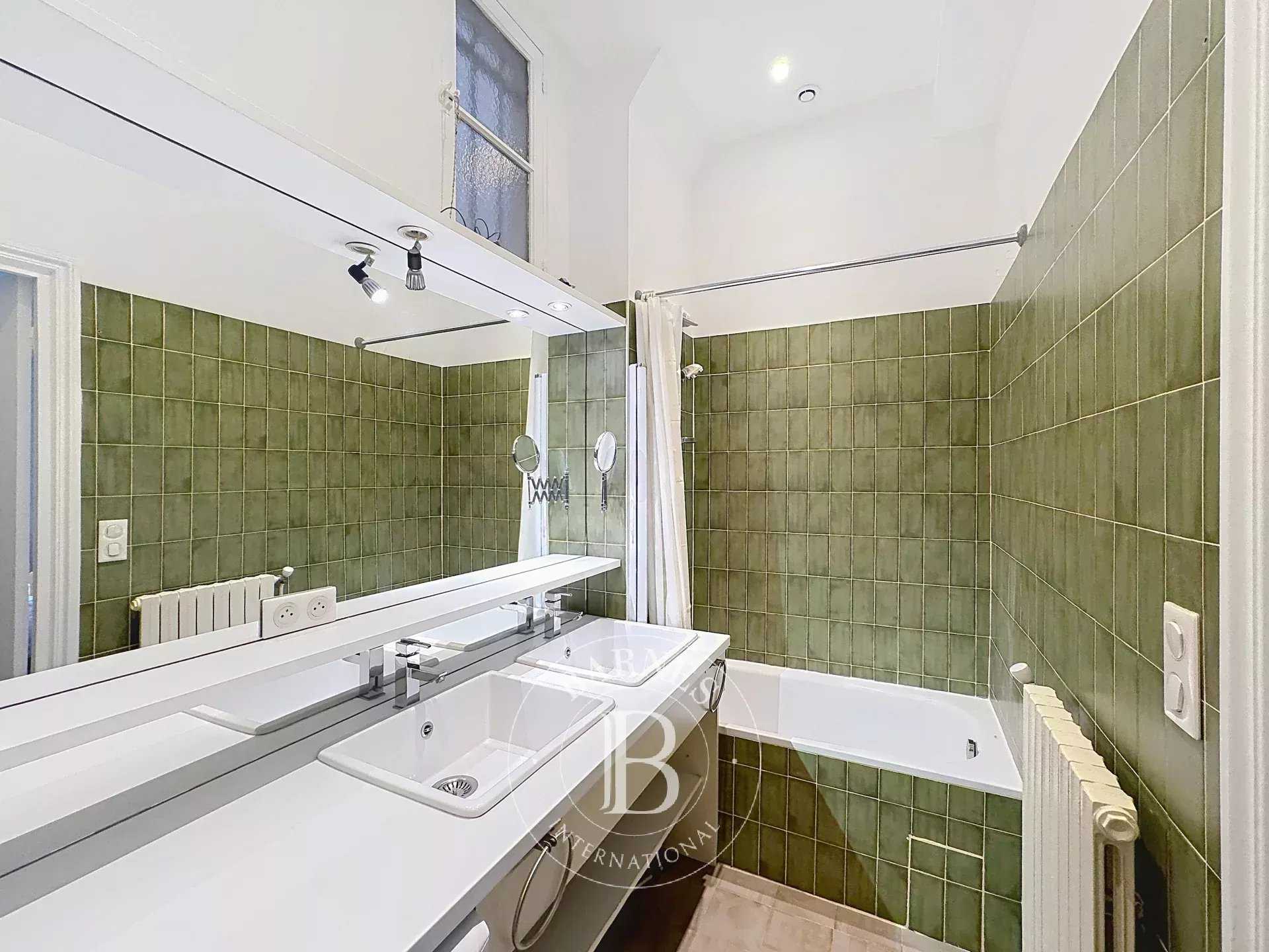 Paris  - Appartement 2 Pi&egrave;ces, 1 Chambre