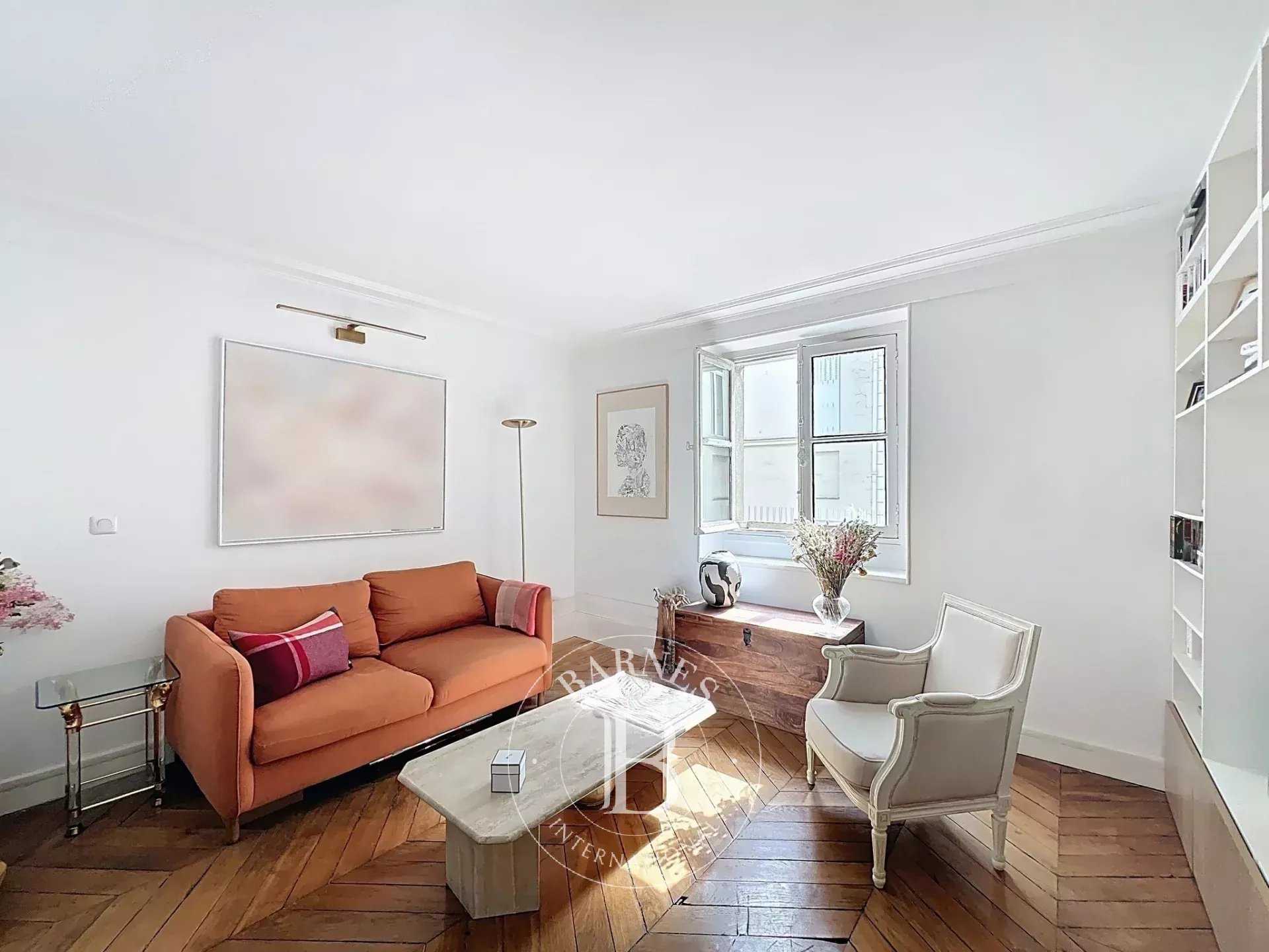 Paris  - Appartement 2 Pièces, 1 Chambre