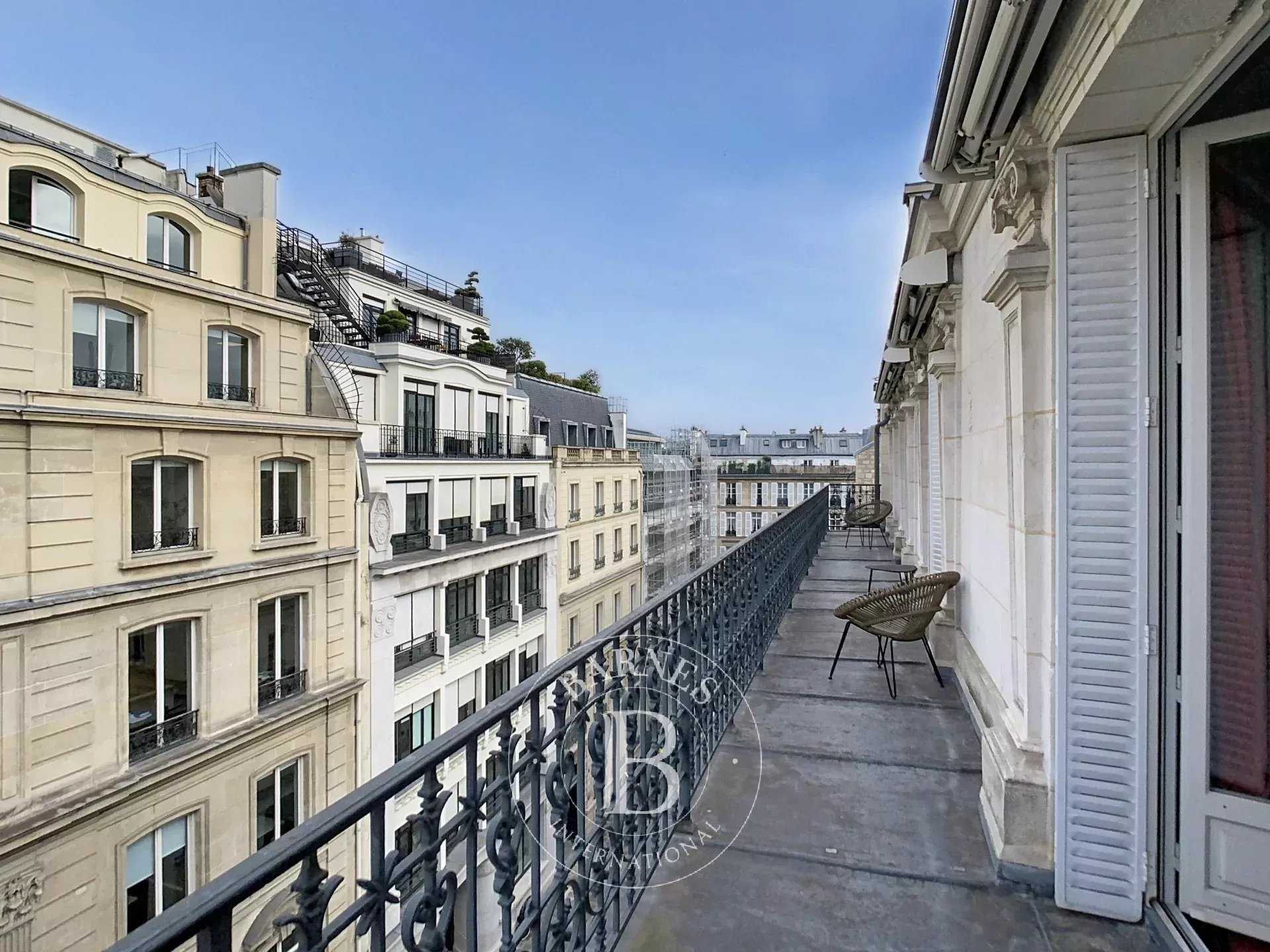 Paris  - Appartement 5 Pi&egrave;ces 3 Chambres