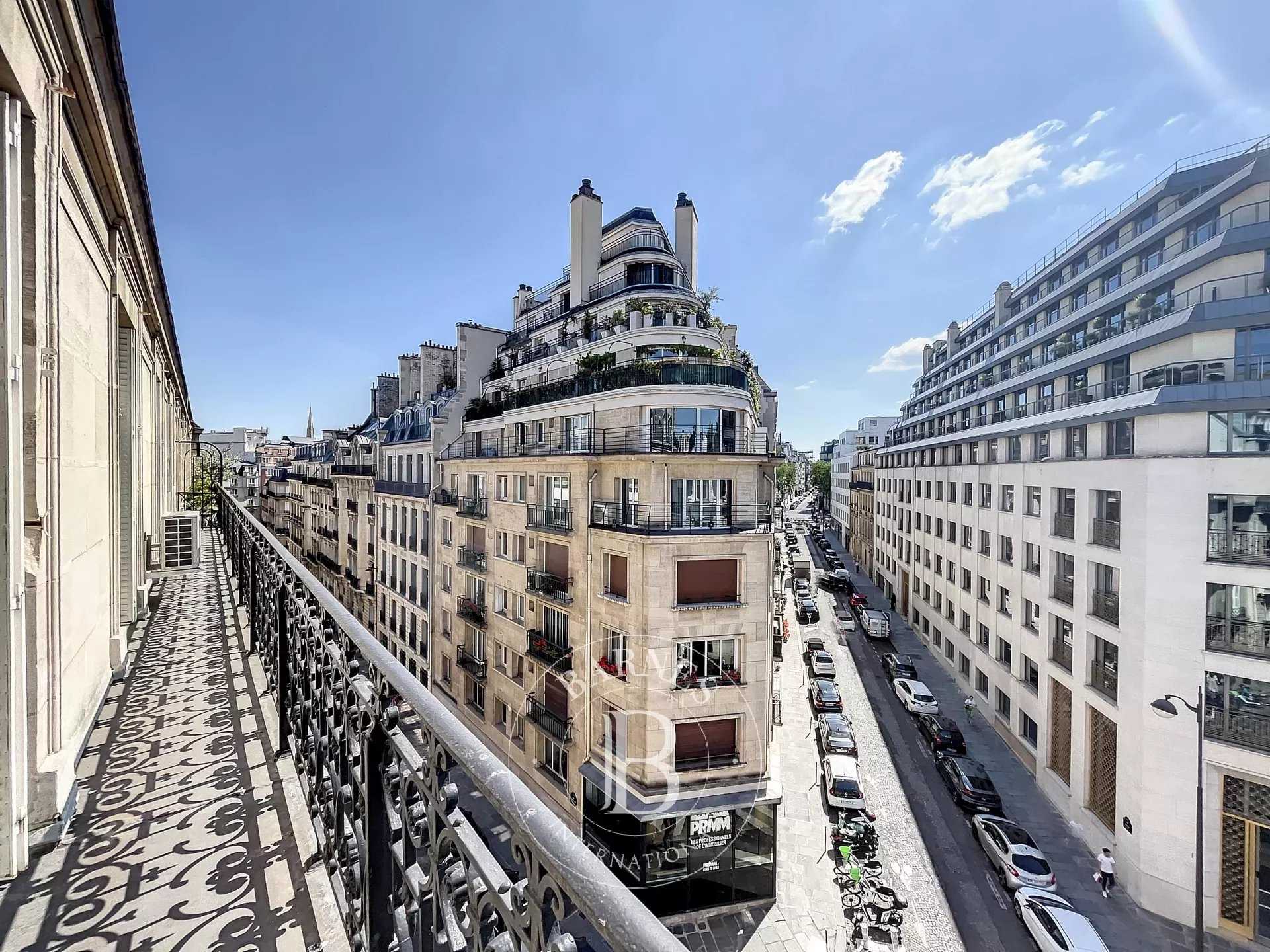Apartment Paris 75008