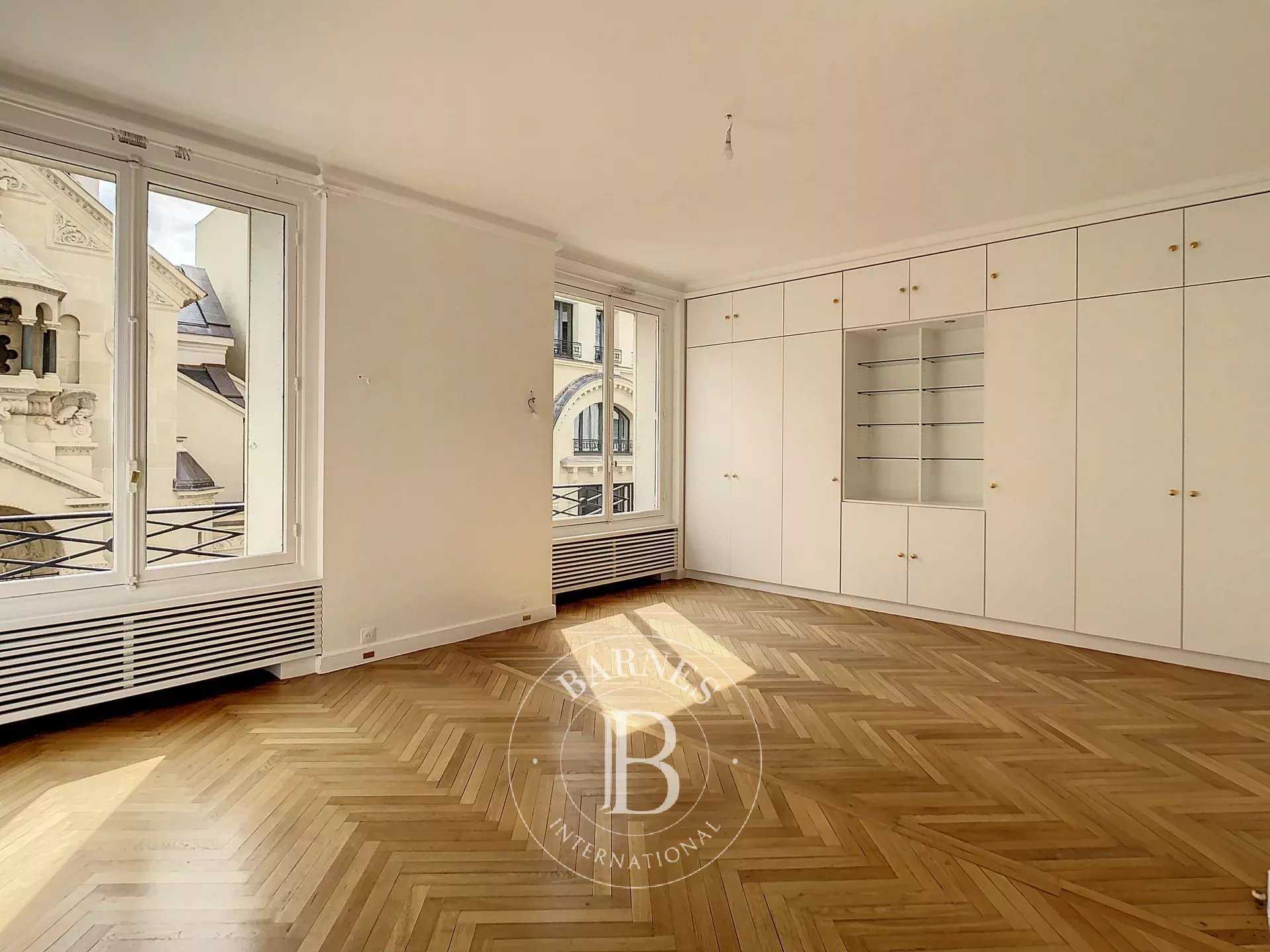 Paris  - Apartment 3 Bedrooms