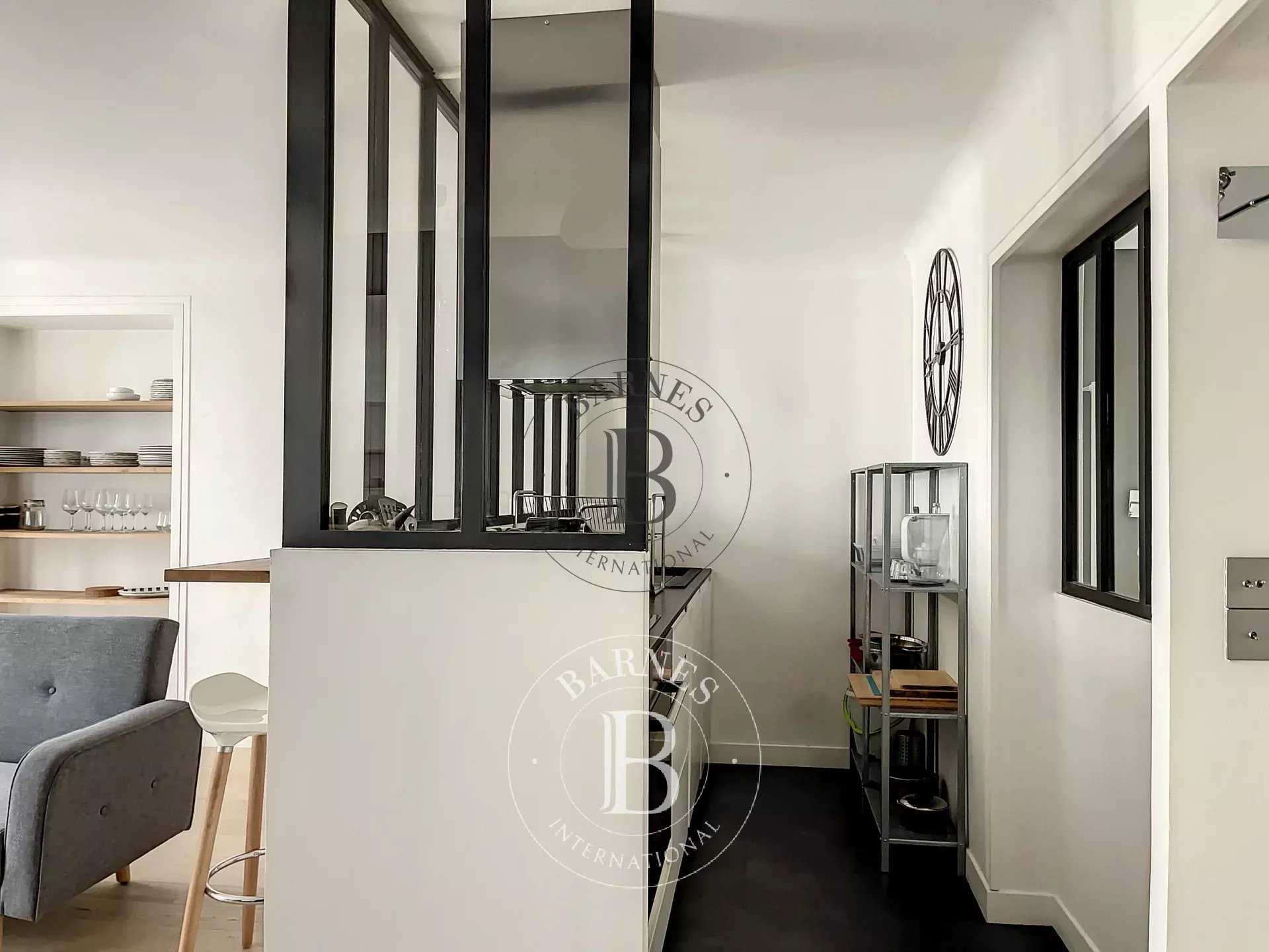 Paris  - Appartement 2 Pièces, 1 Chambre
