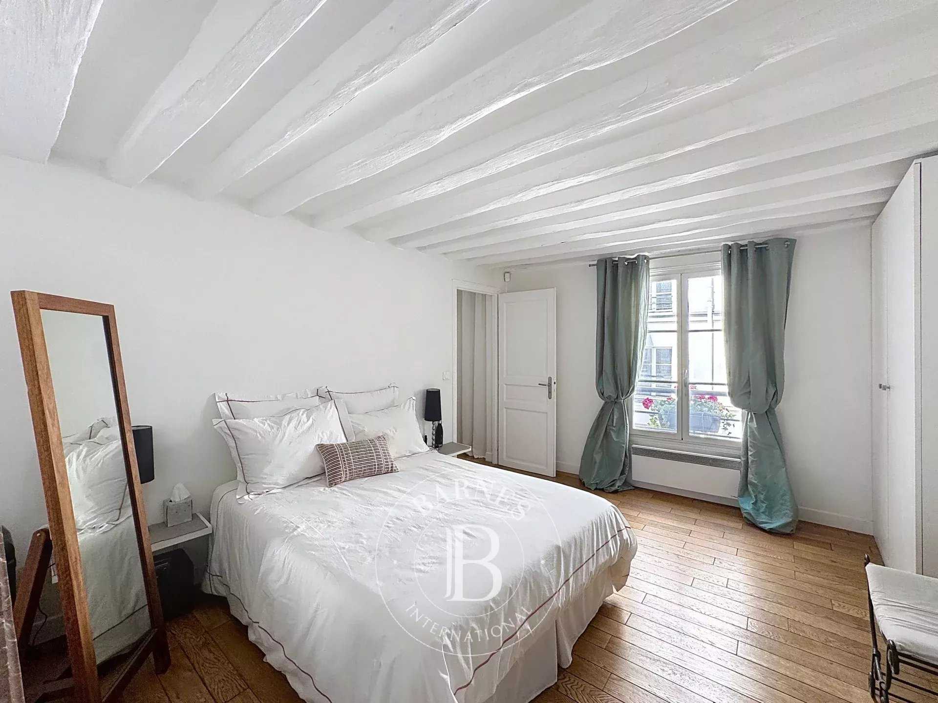 Paris  - Piso 3 Cuartos 2 Habitaciones