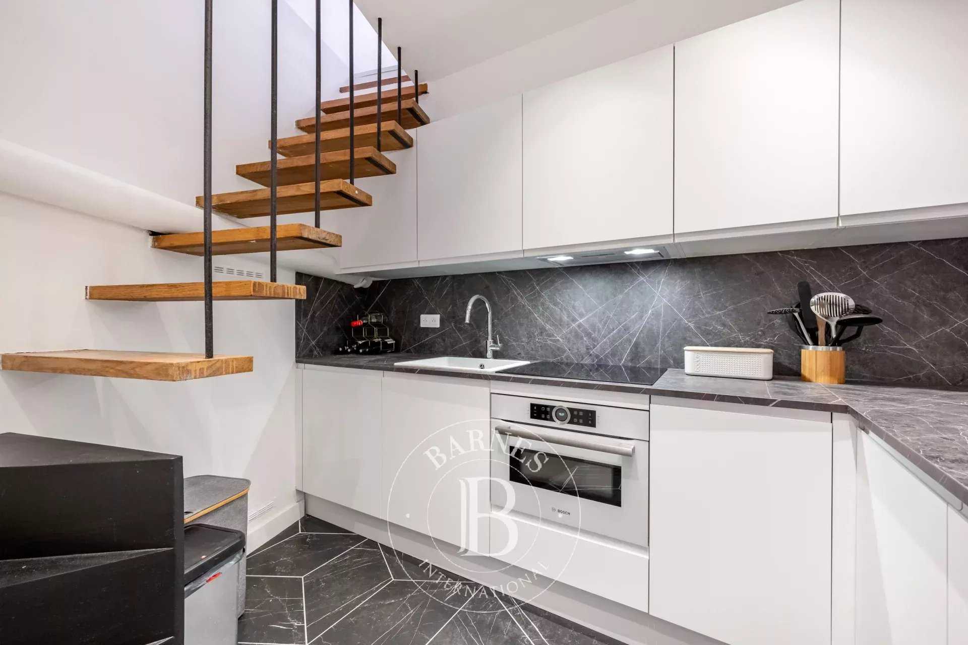 Paris  - Appartement 2 Pièces, 1 Chambre