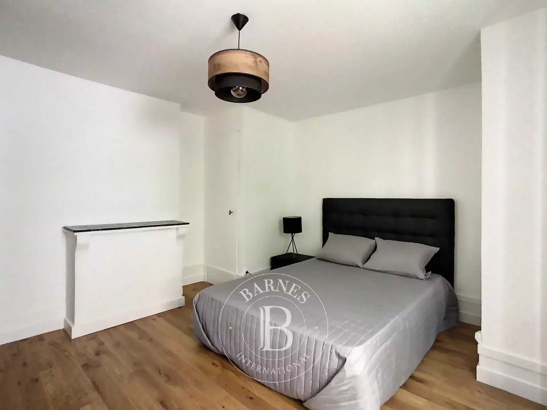 Paris  - Appartement 2 Pi&egrave;ces, 1 Chambre