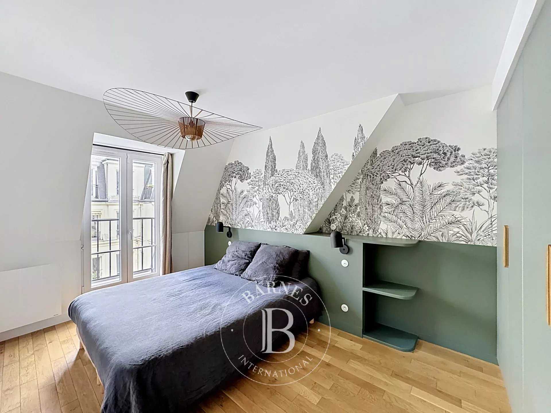 Paris  - Appartement 3 Pi&egrave;ces 2 Chambres
