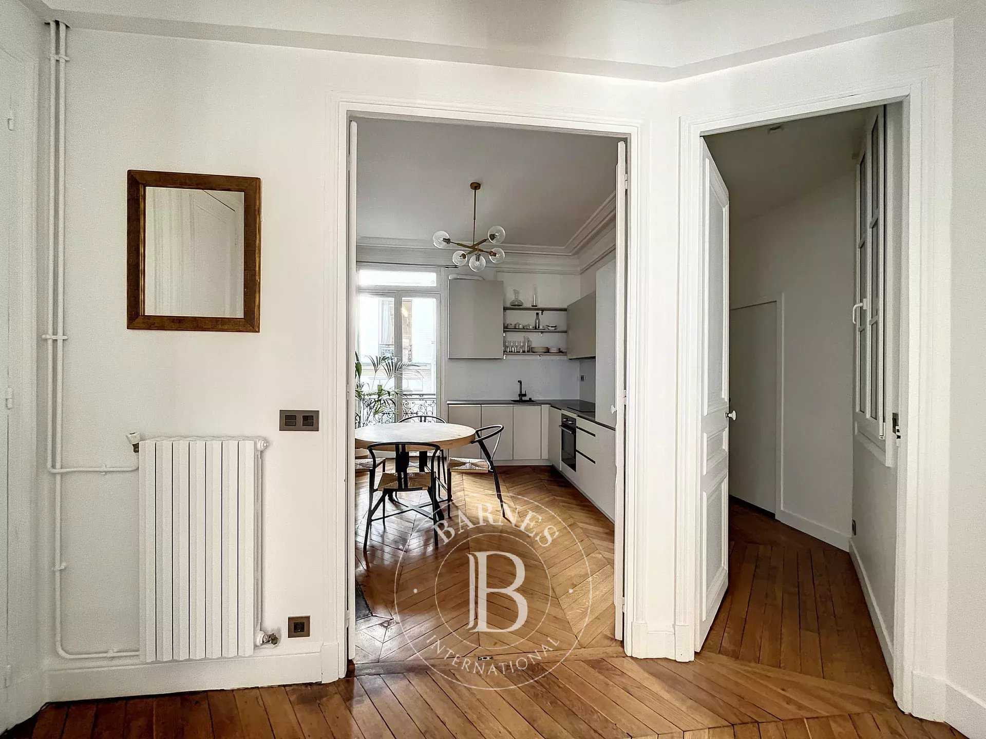 Paris  - Appartement 3 Pièces 2 Chambres