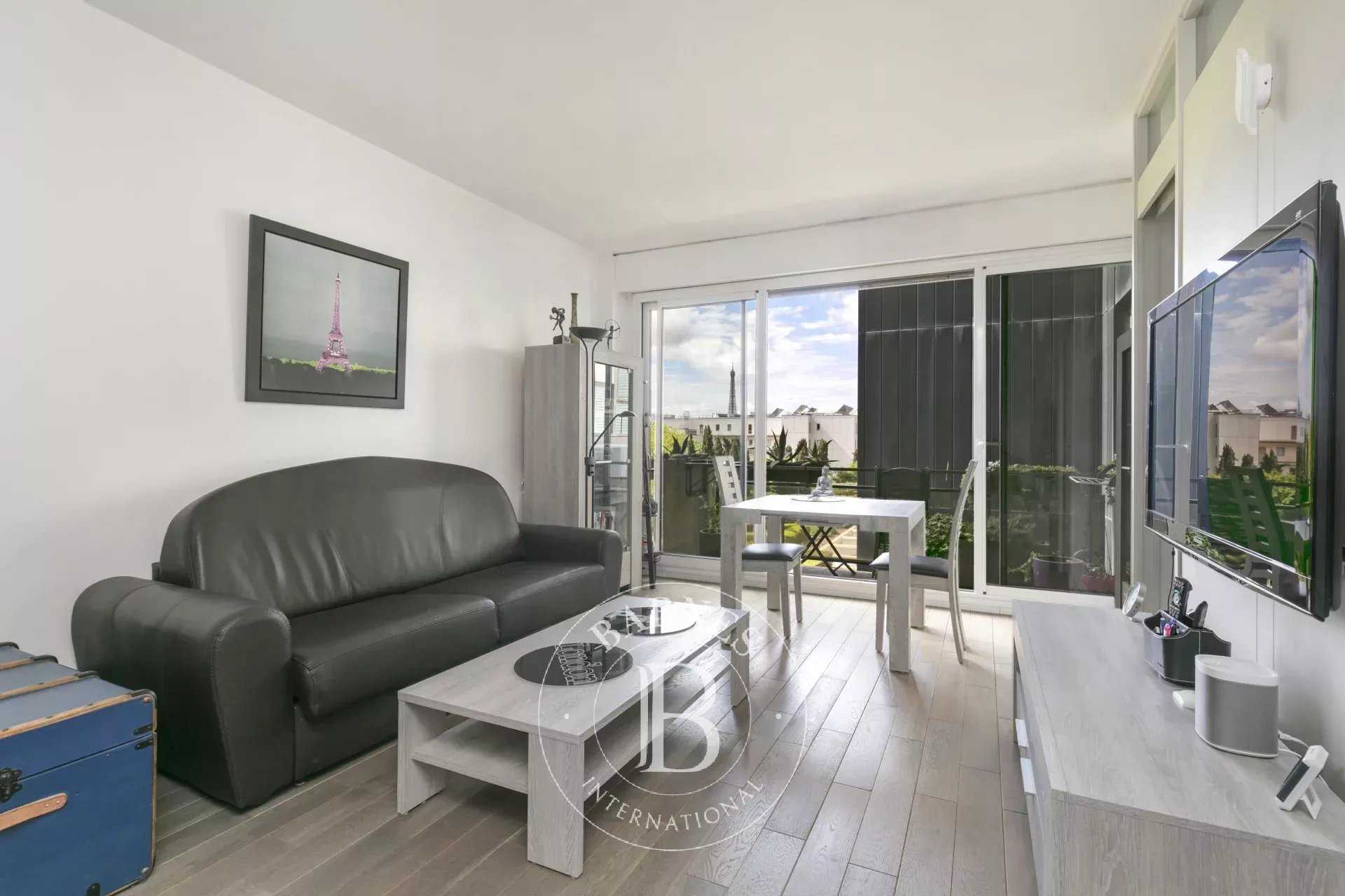 Paris  - Appartement 2 Pièces, 1 Chambre