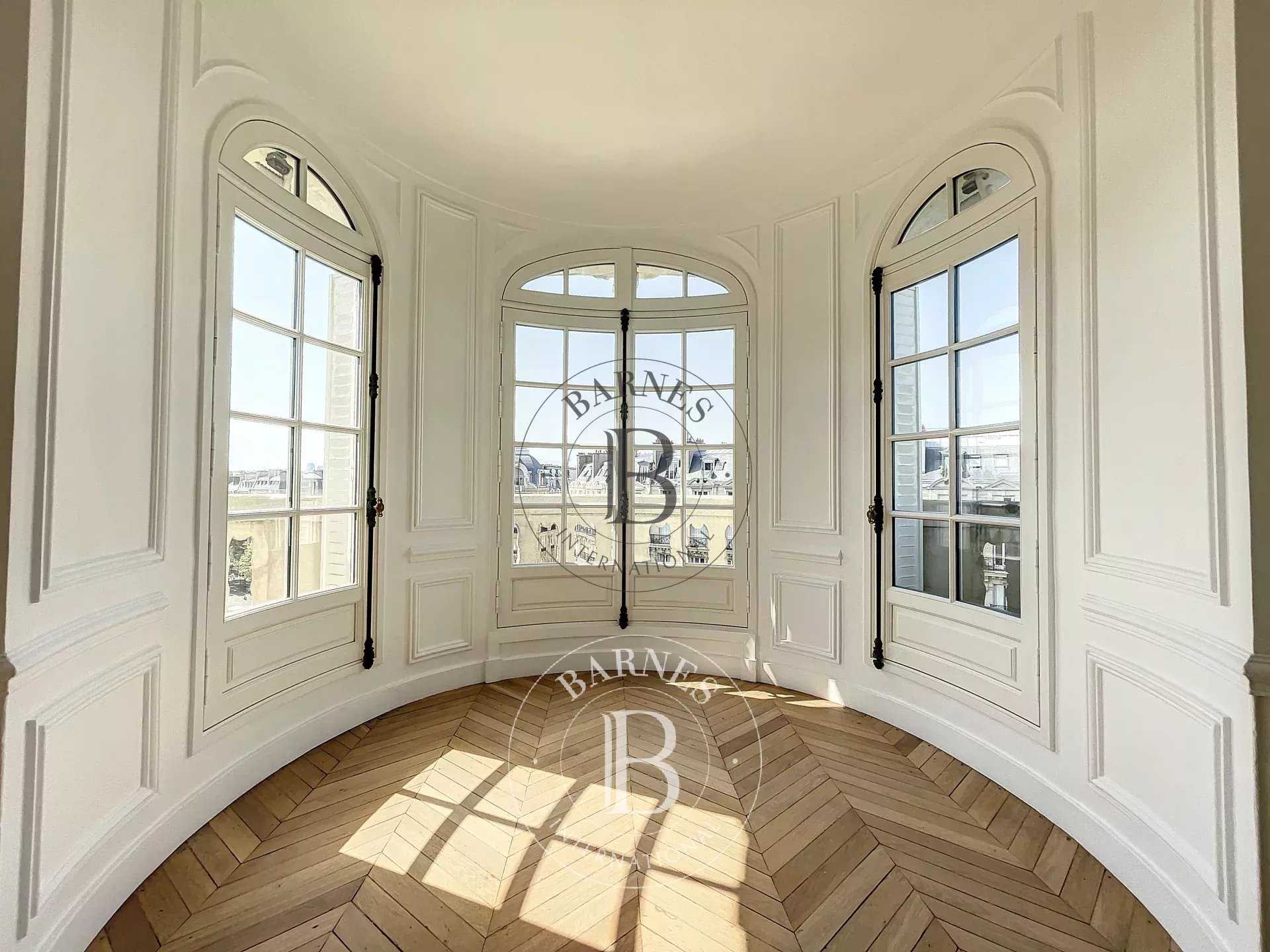 Paris  - Appartement 8 Pièces 5 Chambres
