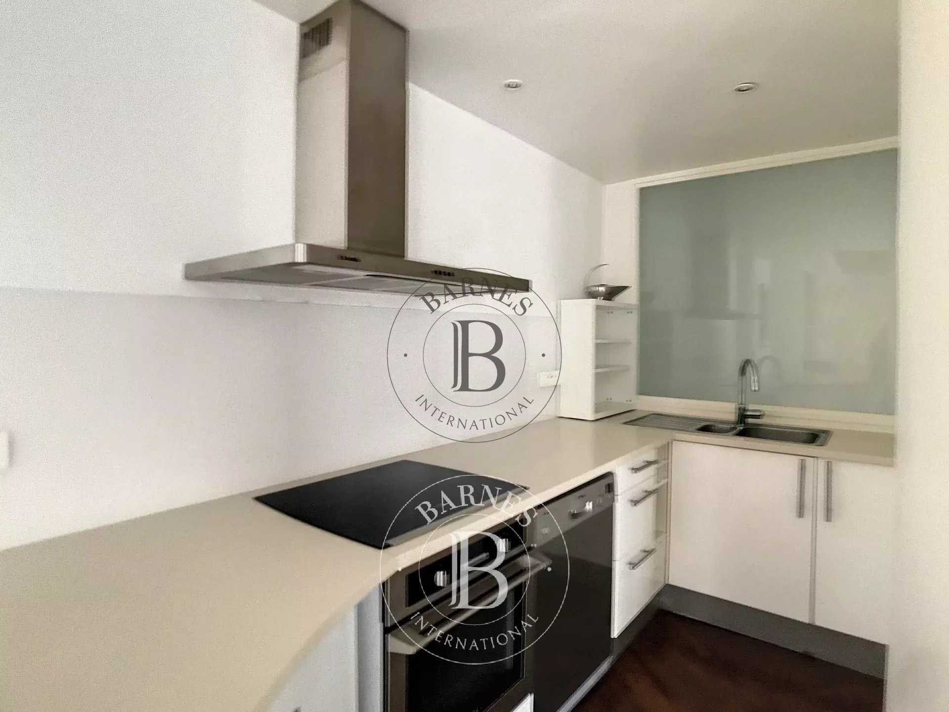 Paris  - Appartement 2 Pièces, 1 Chambre