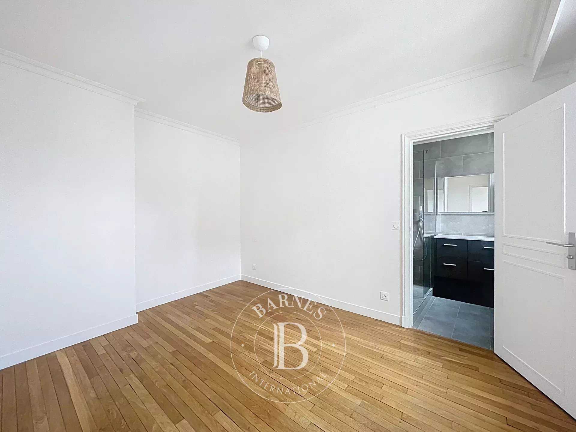 Paris  - Appartement 2 Pièces, 1 Chambre