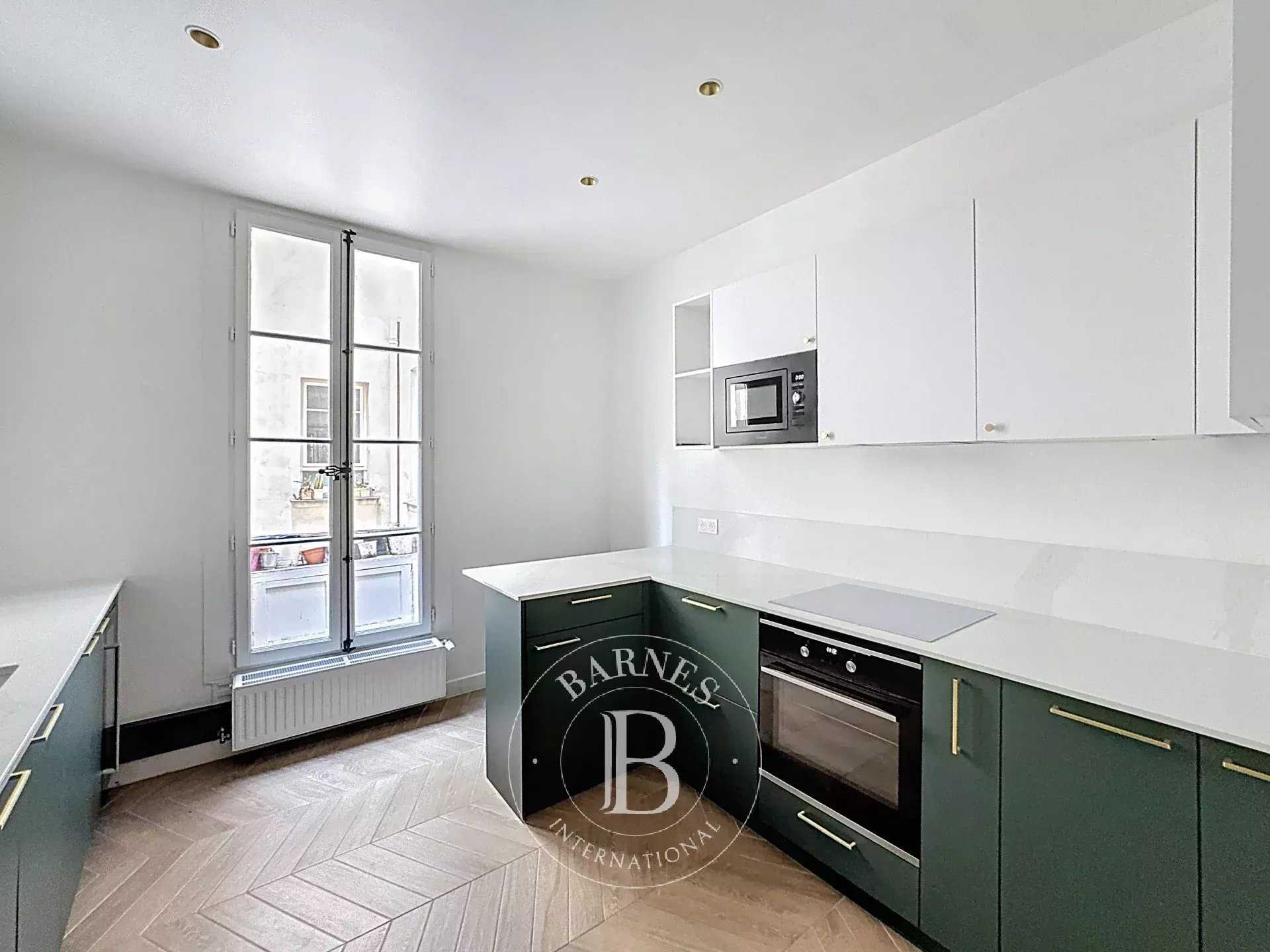 Paris  - Appartement 3 Pièces 2 Chambres