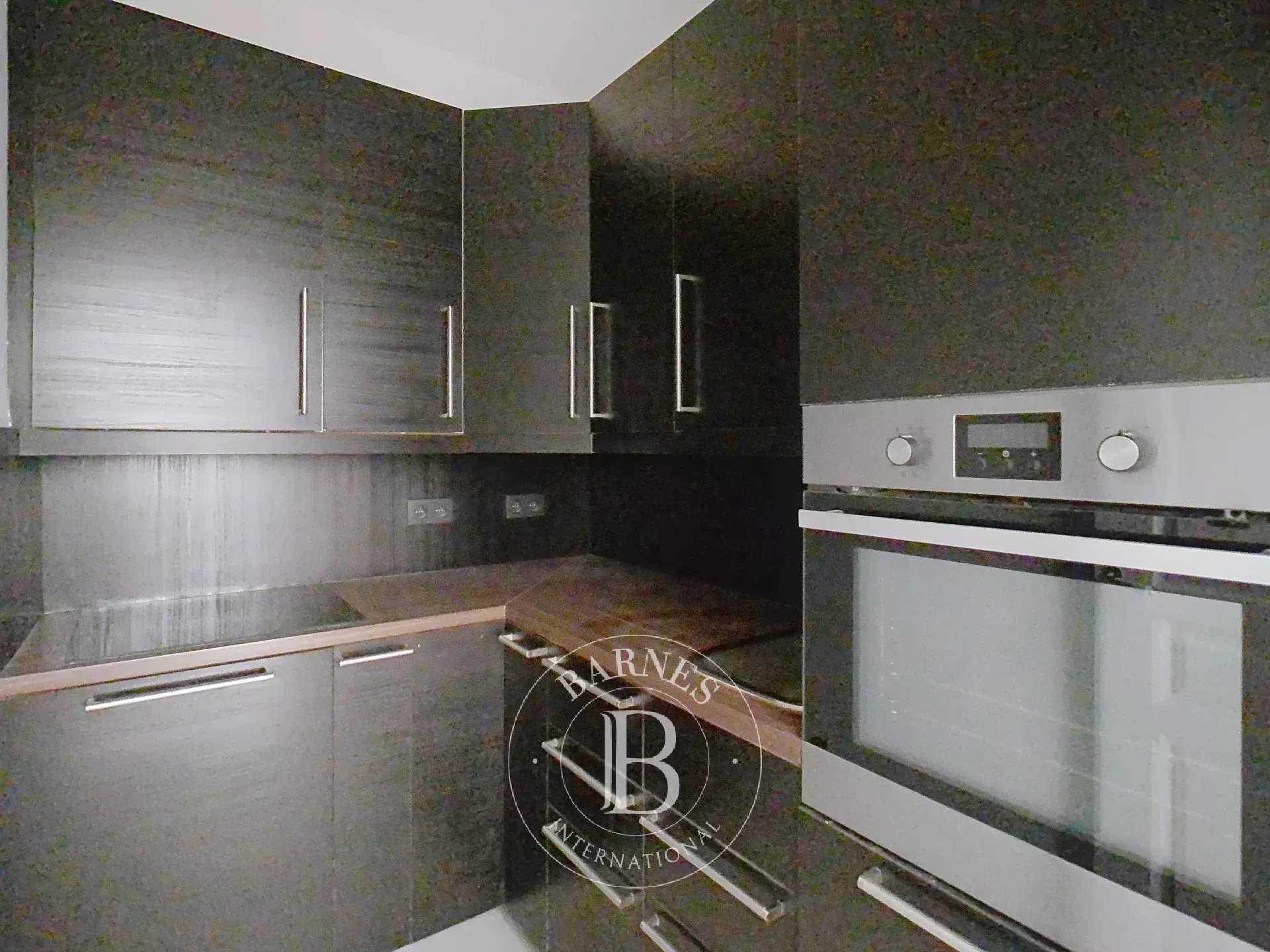 Paris  - Appartement 2 Pi&egrave;ces, 1 Chambre