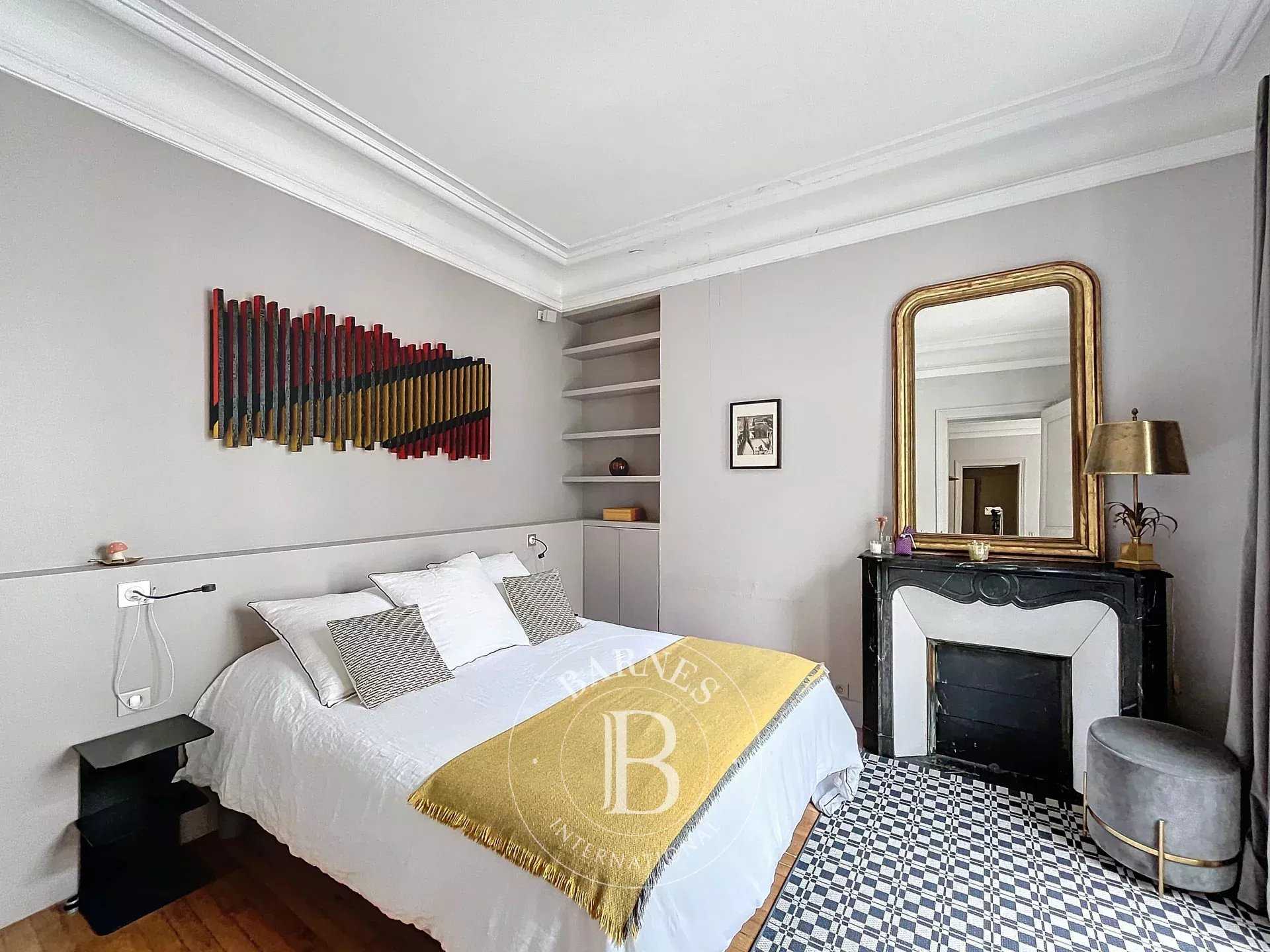 Paris  - Appartement 2 Pièces, 1 Chambre