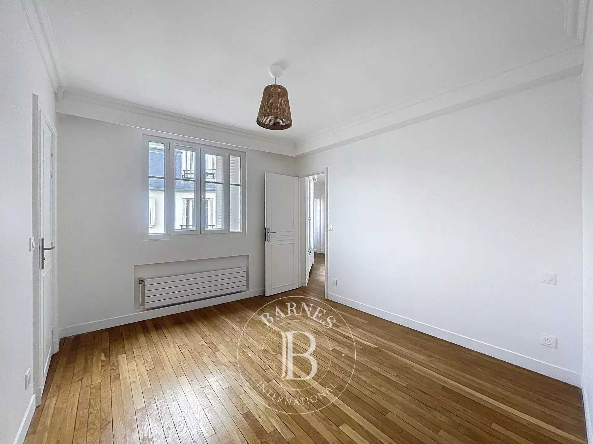 Paris  - Appartement 2 Pièces, 1 Chambre