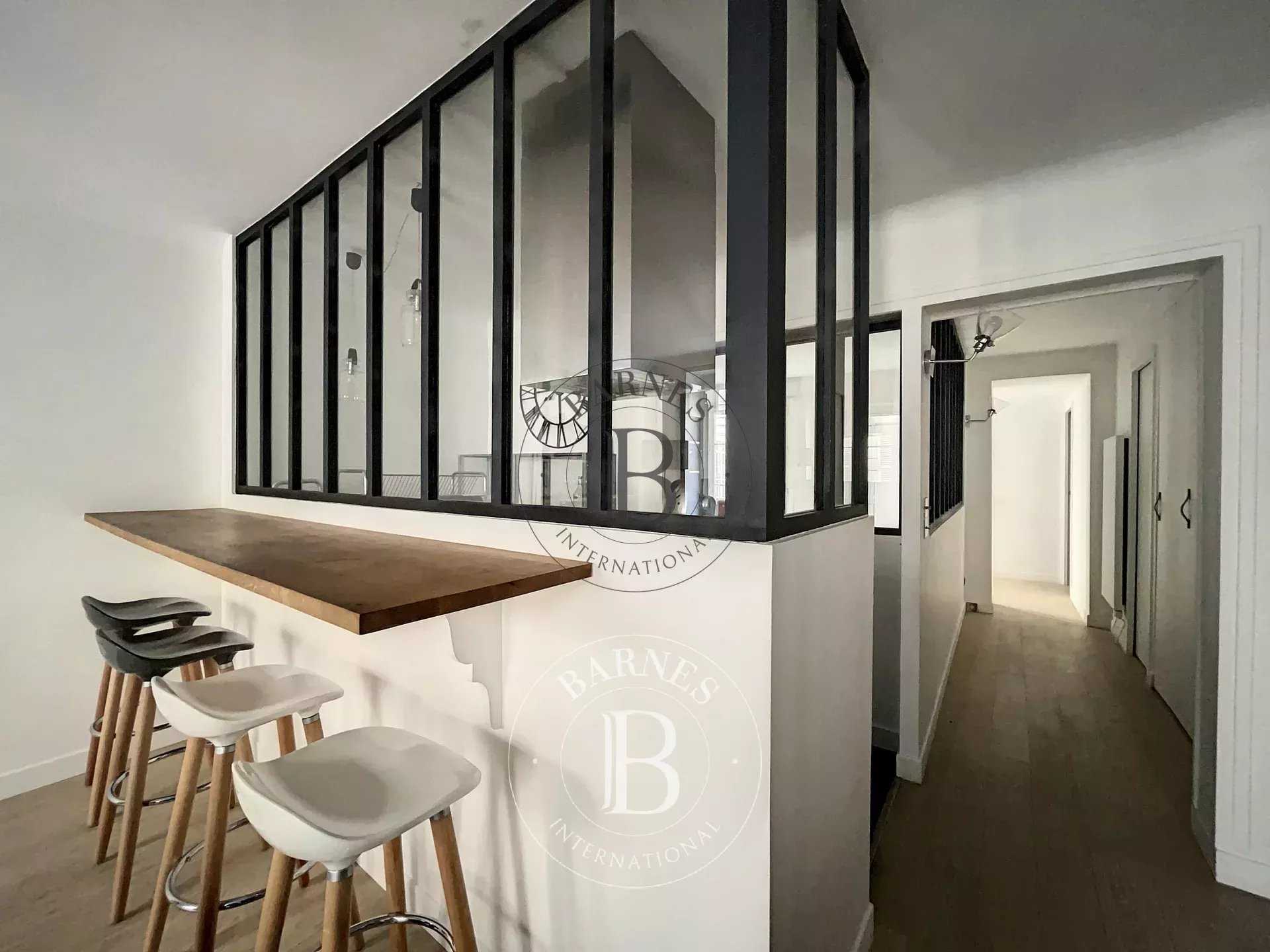 Paris  - Appartement 2 Pièces, 1 Chambre