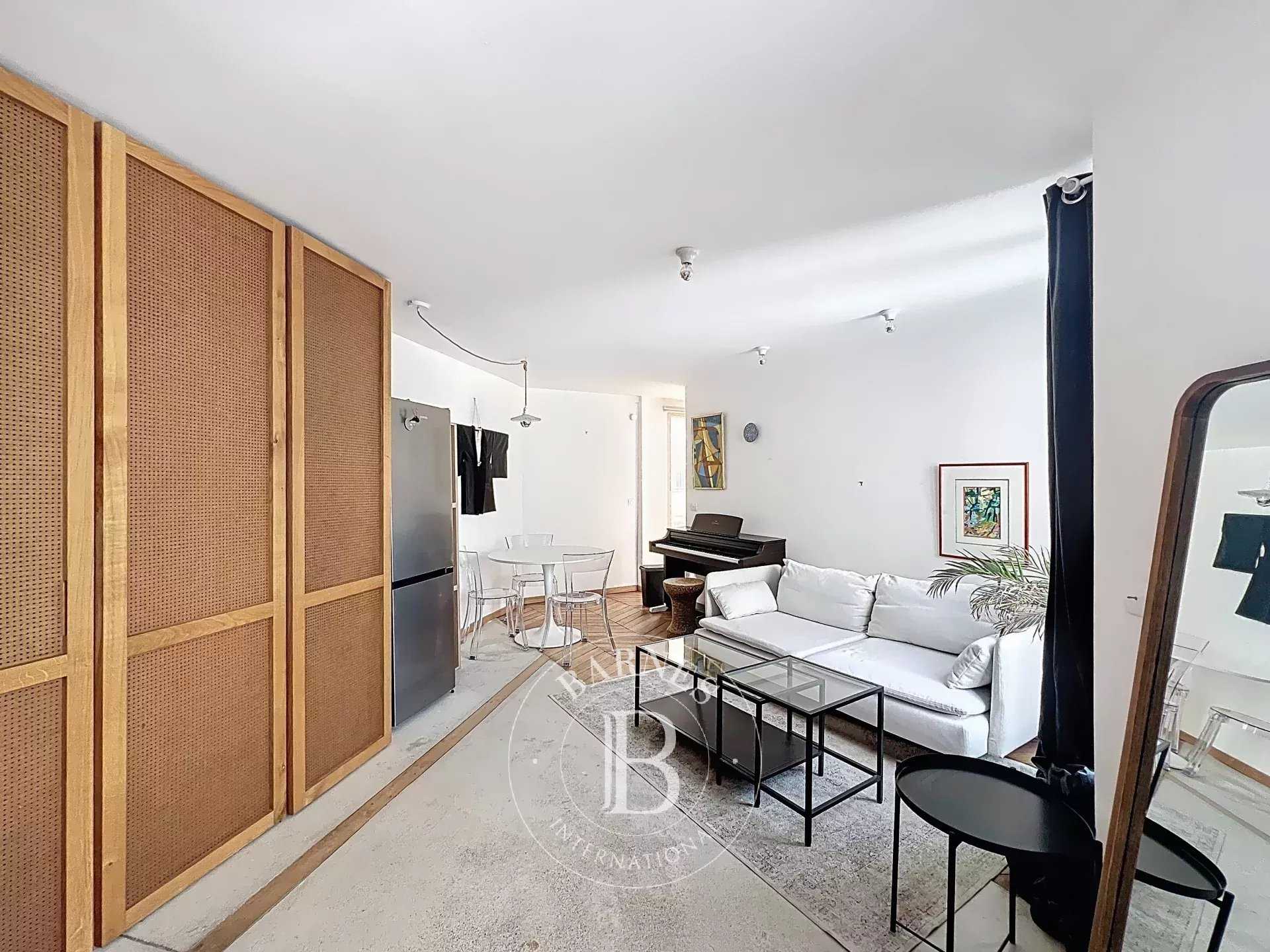 Paris  - Appartement 2 Pièces, 1 Chambre