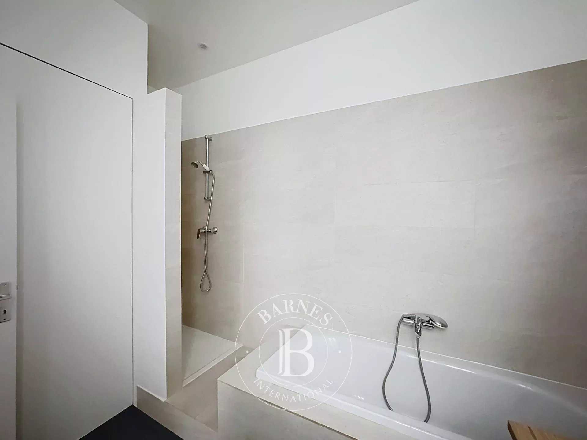 Paris  - Appartement 2 Pi&egrave;ces, 1 Chambre