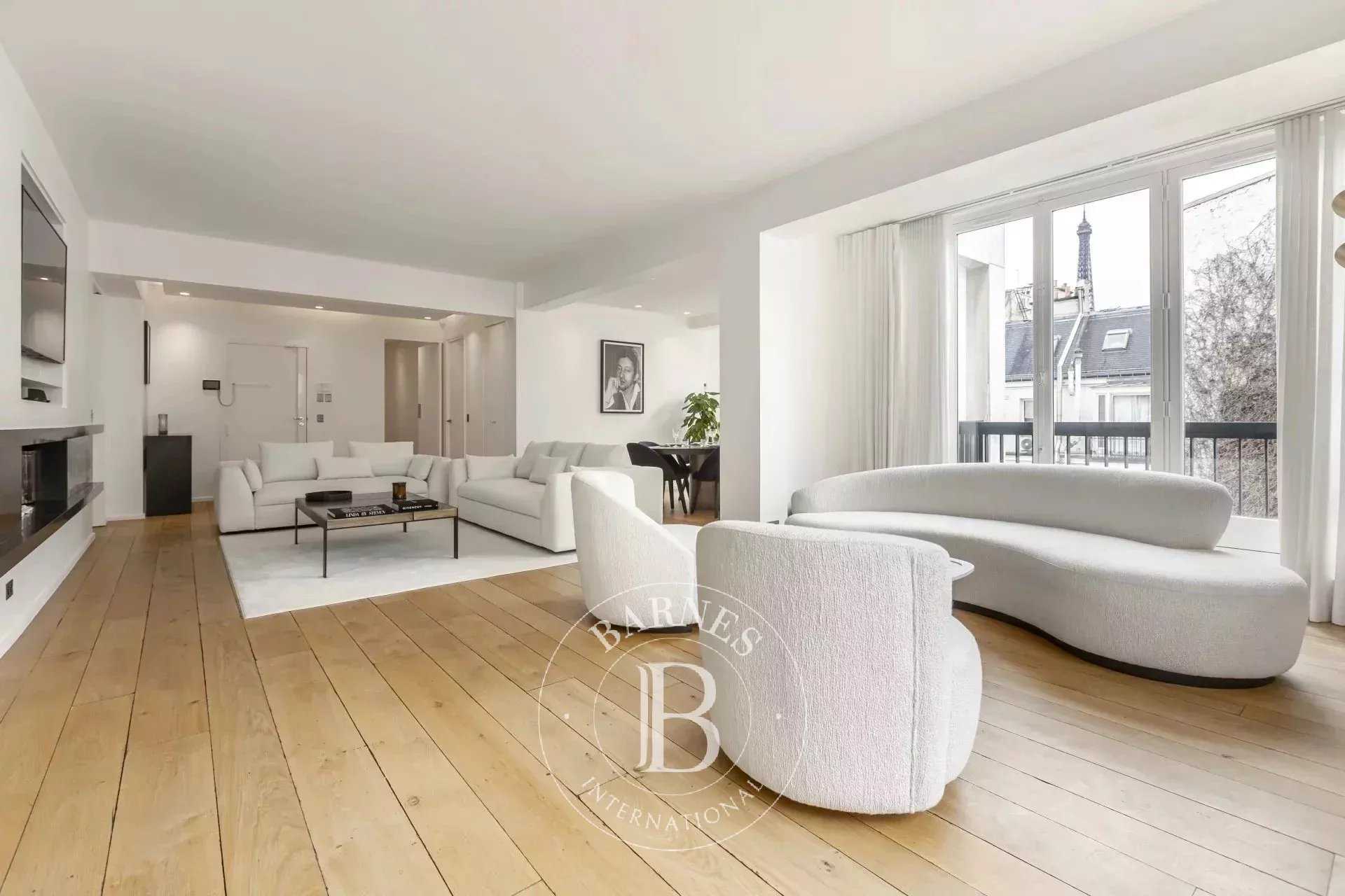 Paris  - Appartement 5 Pièces 3 Chambres
