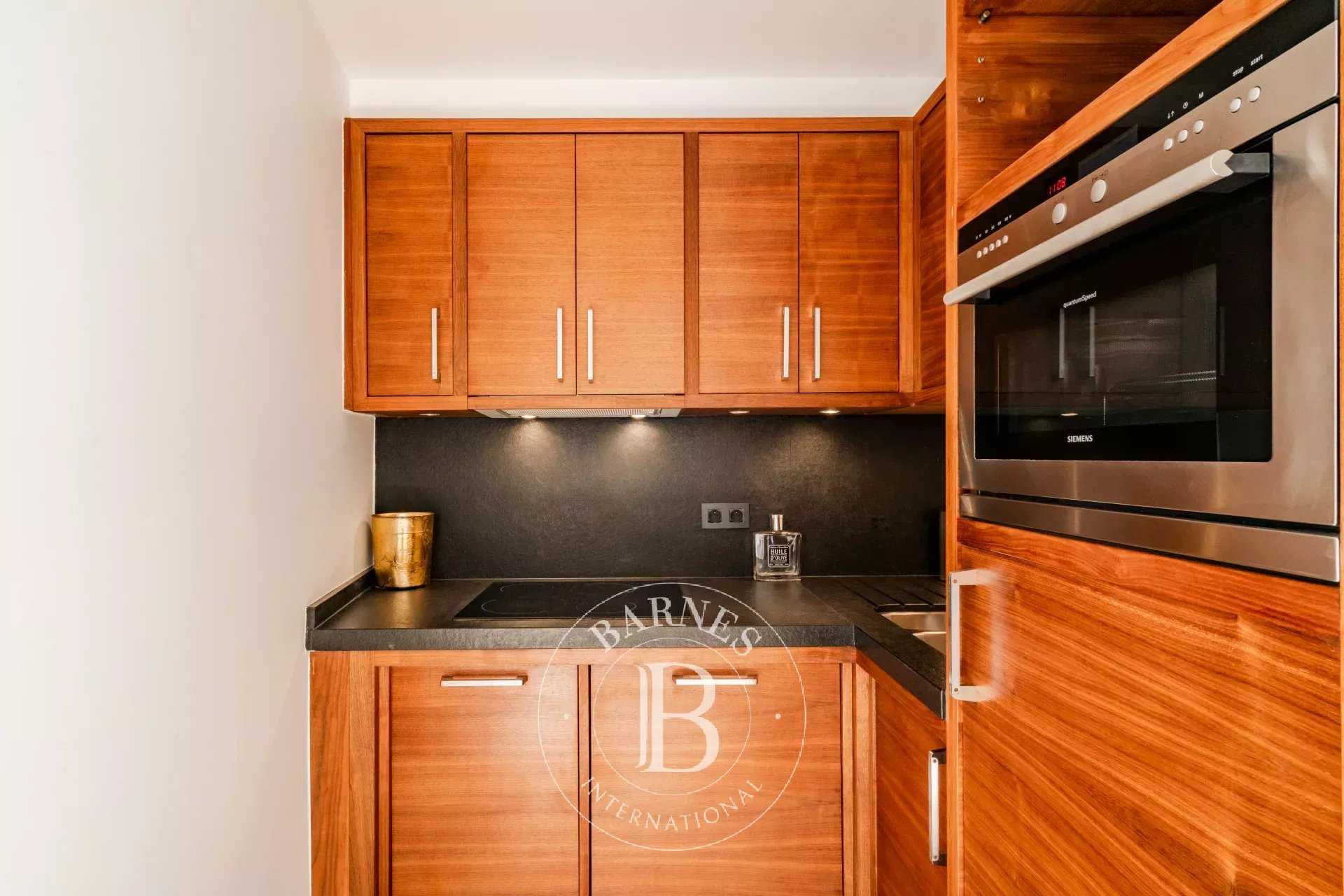 Paris  - Appartement 2 Pi&egrave;ces, 1 Chambre