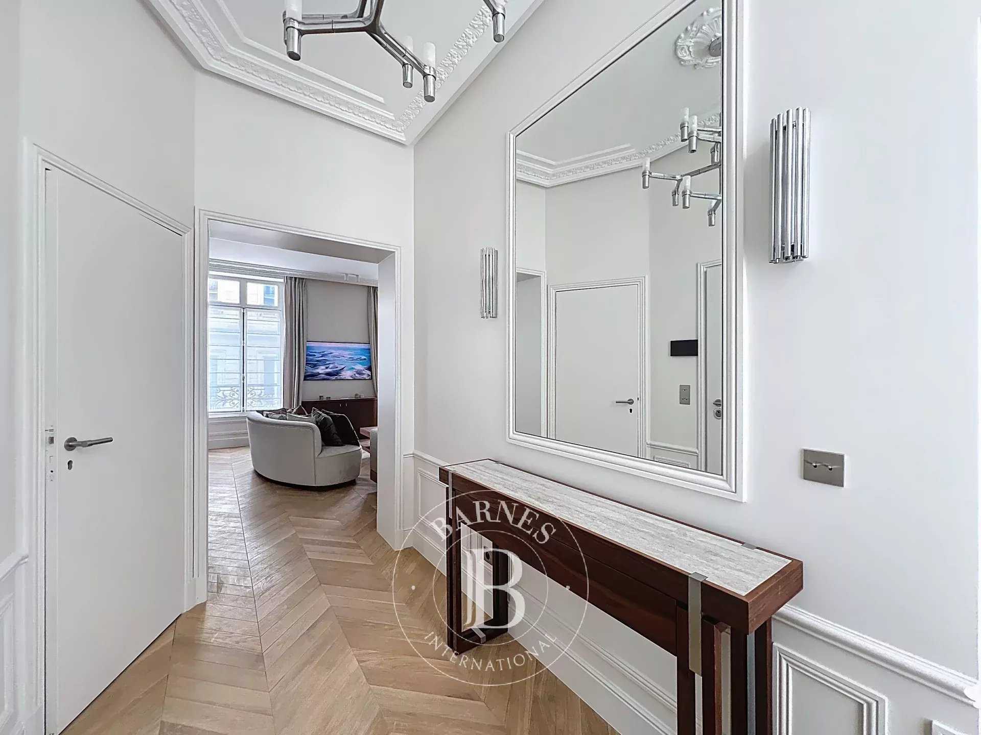 Paris  - Appartement 3 Pièces 2 Chambres