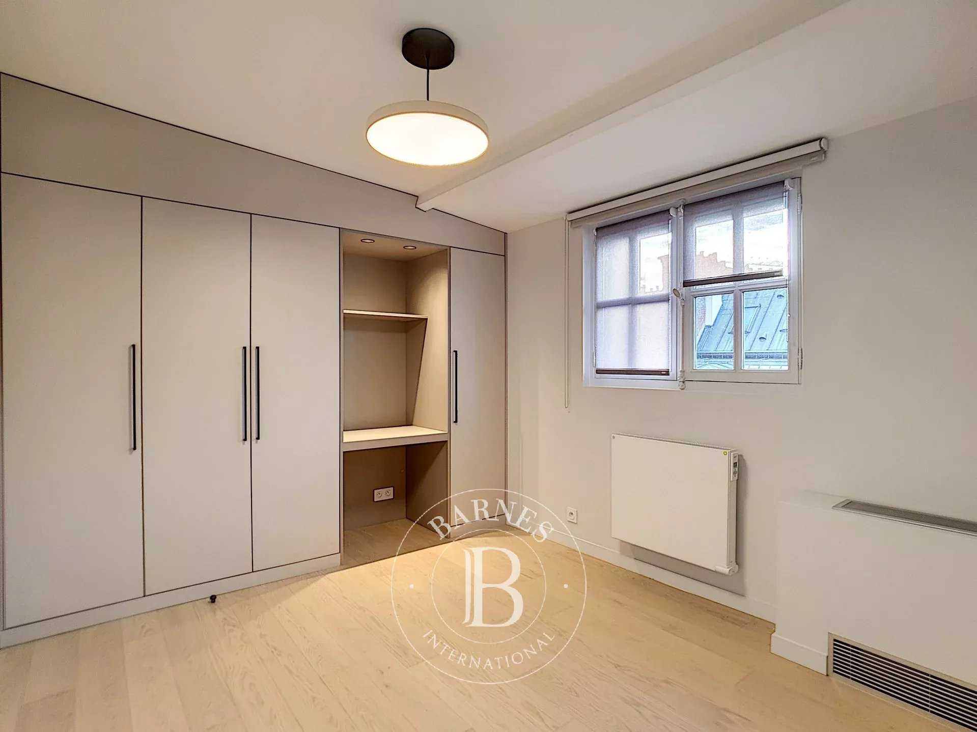 Paris  - Appartement 2 Pièces, 1 Chambre