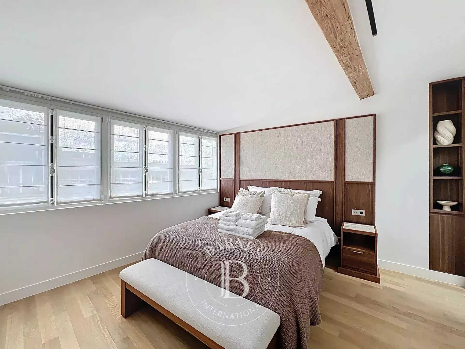 Paris  - Appartement 3 Pièces, 1 Chambre